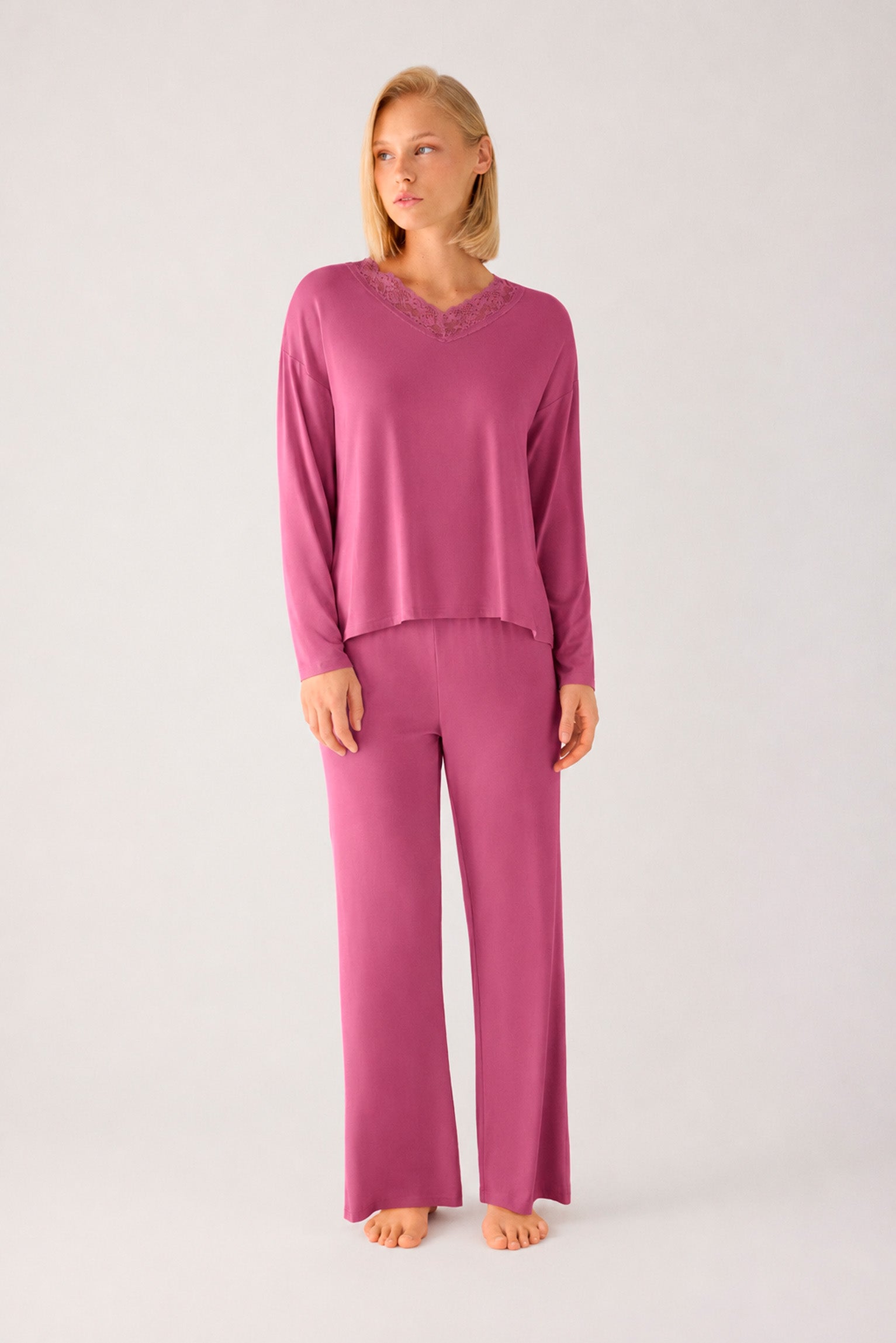 Pijama largo de mujer ligero y suave con pantalón ancho rosa