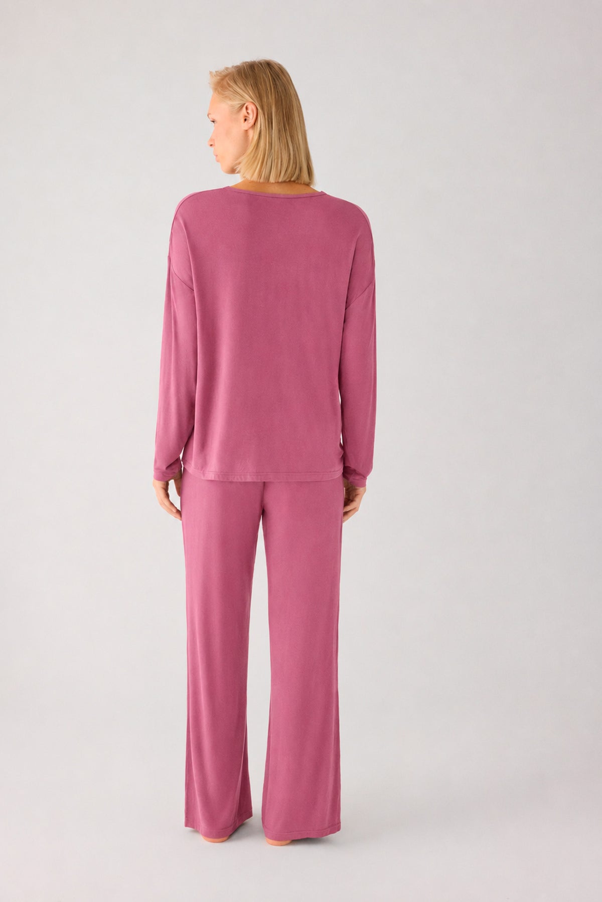 Pijama largo de mujer ligero y suave con pantalón ancho rosa