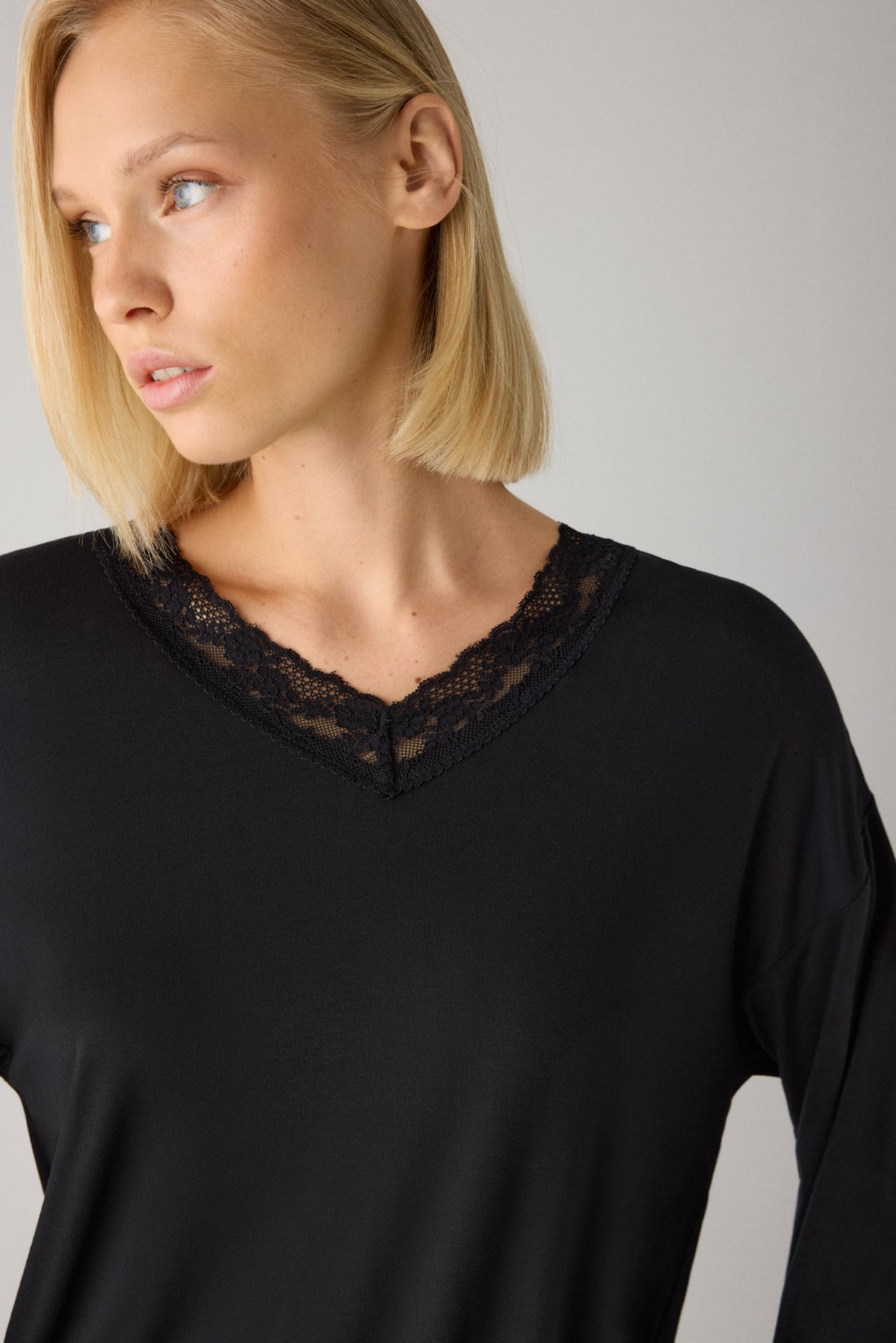Pijama largo de mujer ligero y suave con pantalón ancho negro