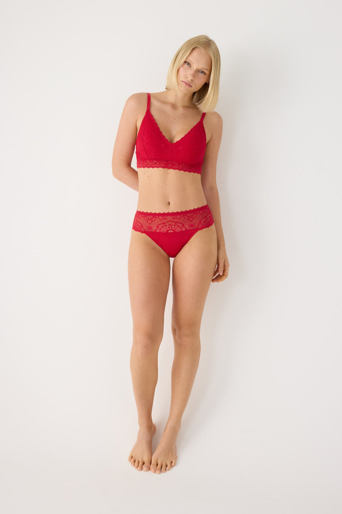 Braga midi encaje rojo