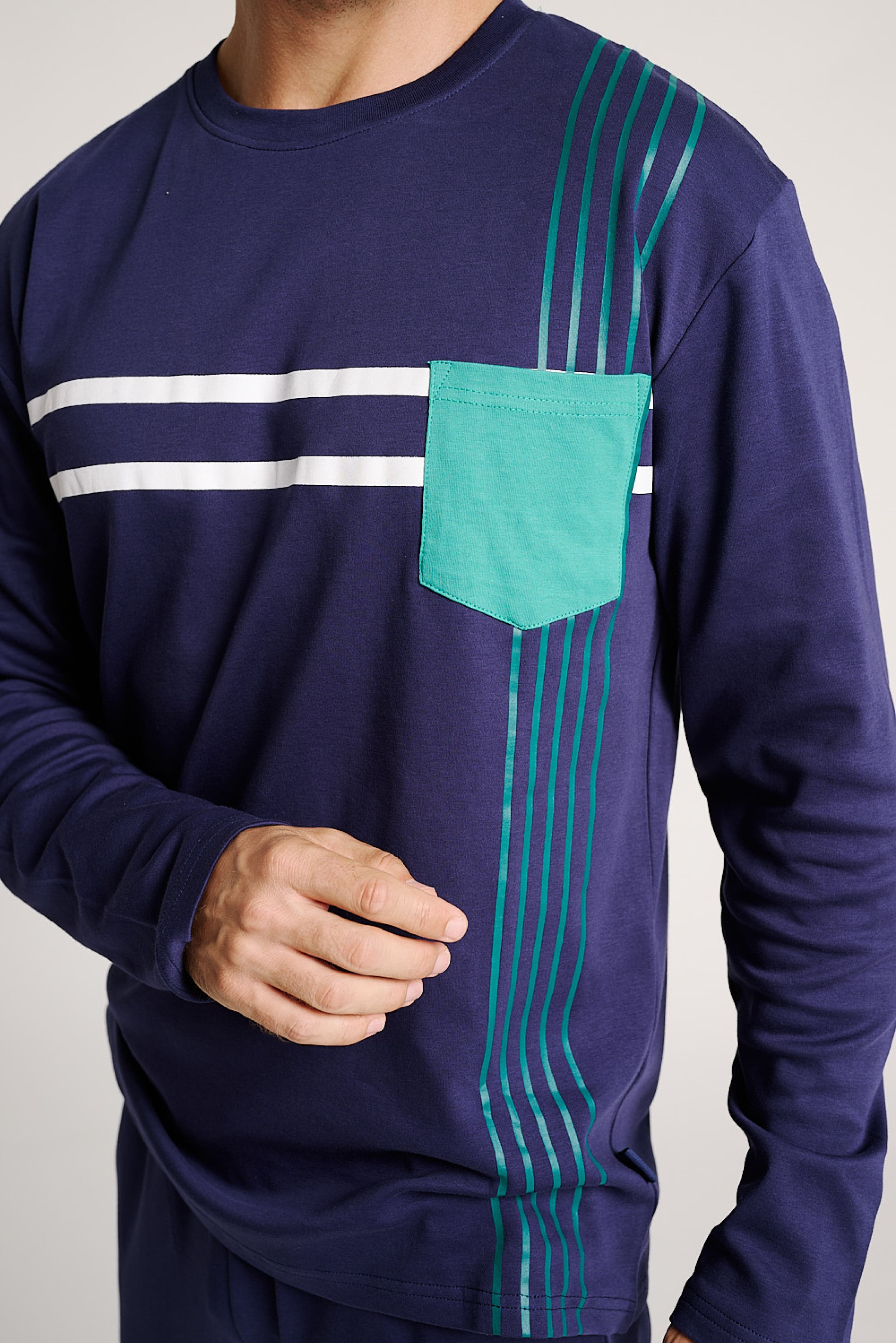 13011000-3-pijama-hombre-estampado-lineal