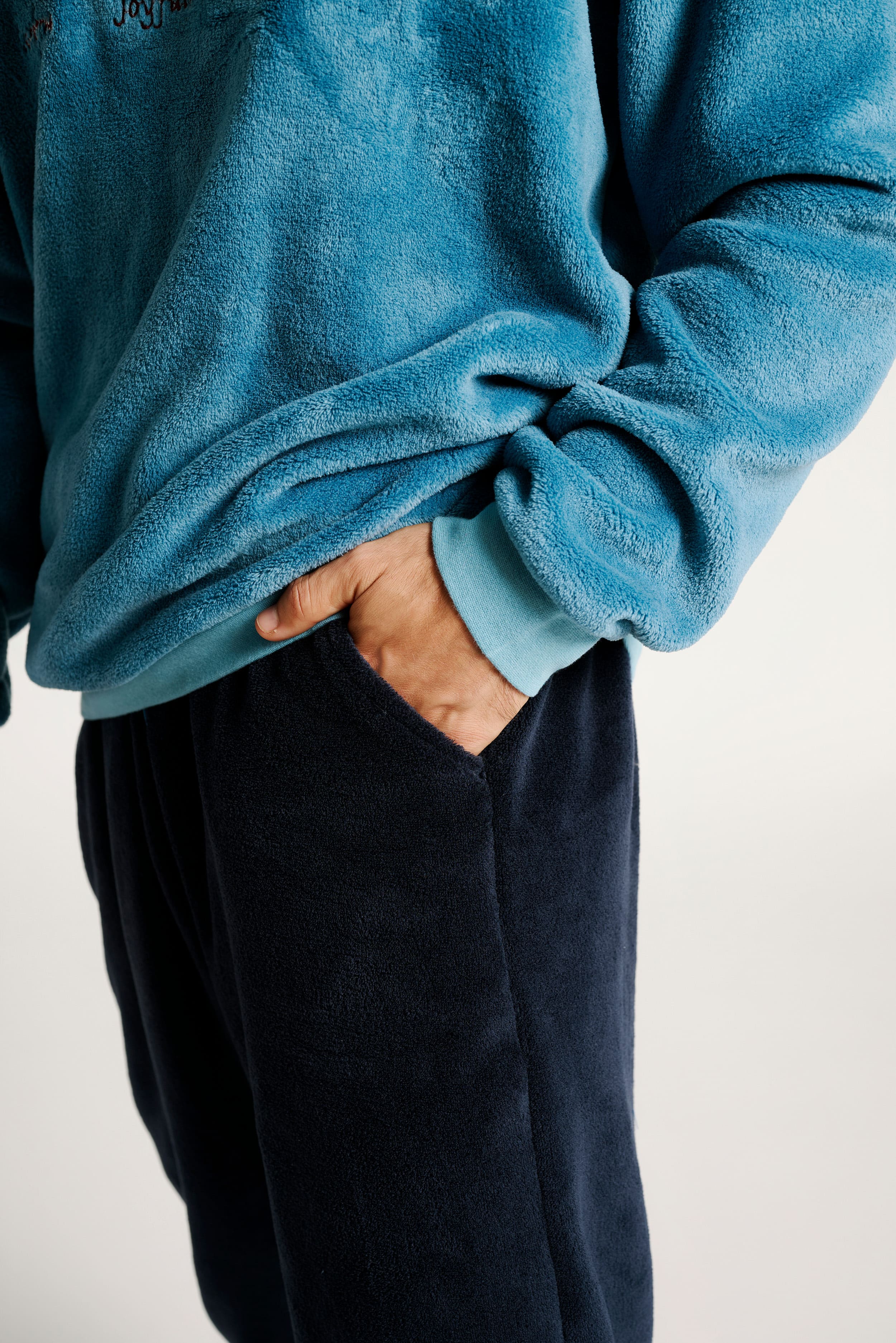 13011006-3-pijama-hombre-mensaje-bordado