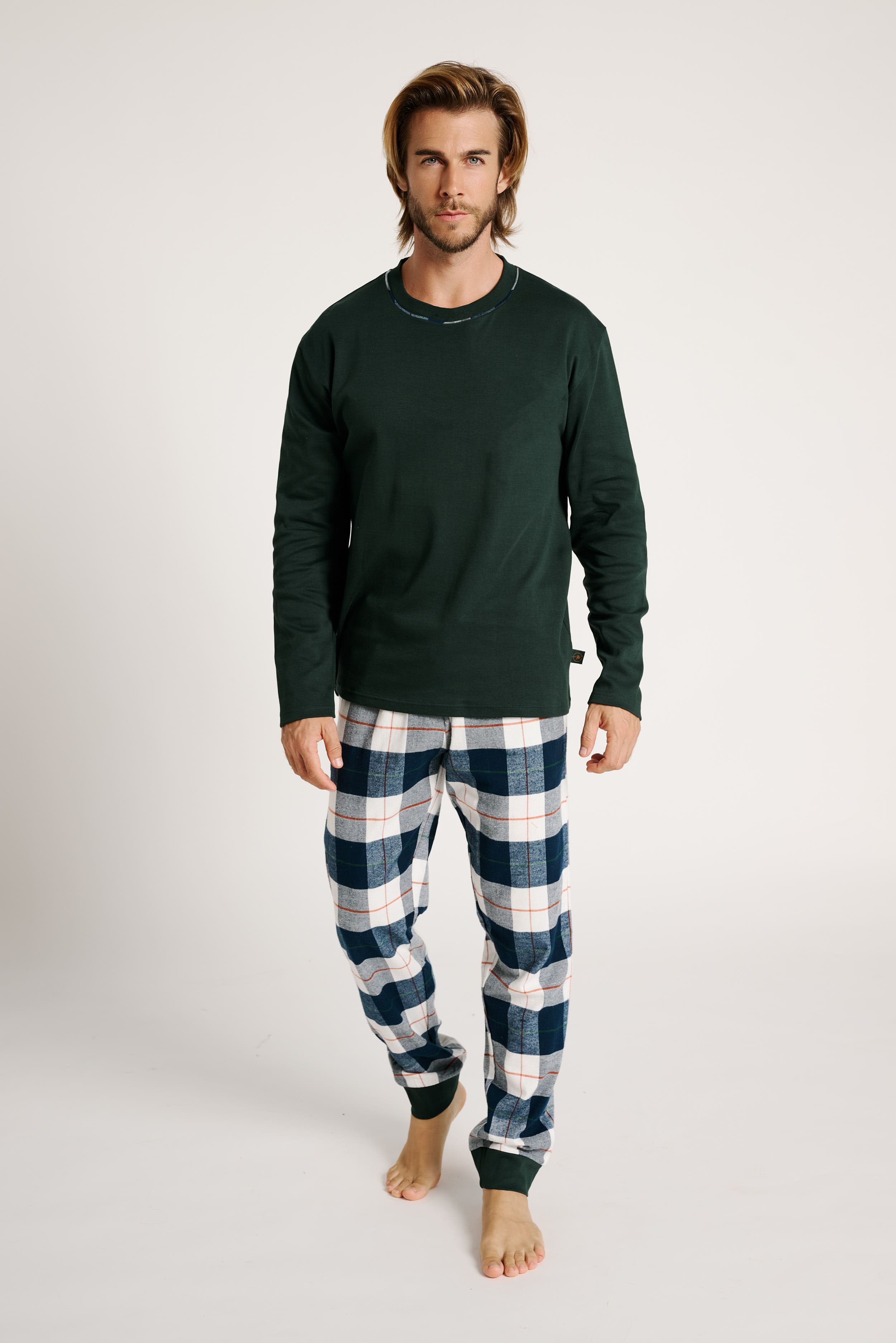 Pijama largo hombre pespuntes decorativos estampado cuadros | MUYDEMI