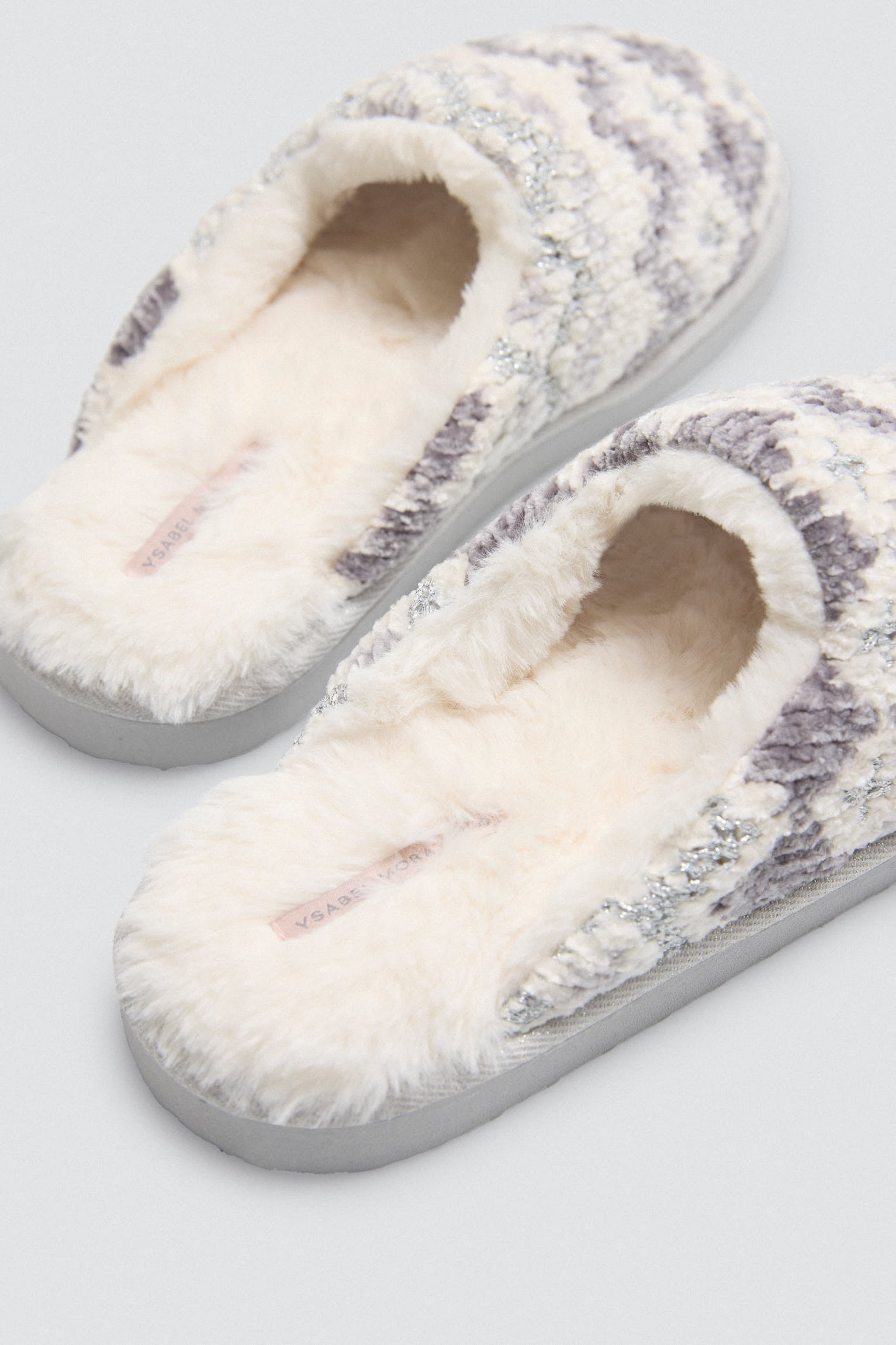 14146-4-zapatillas-casa-estampado-etnico-gris