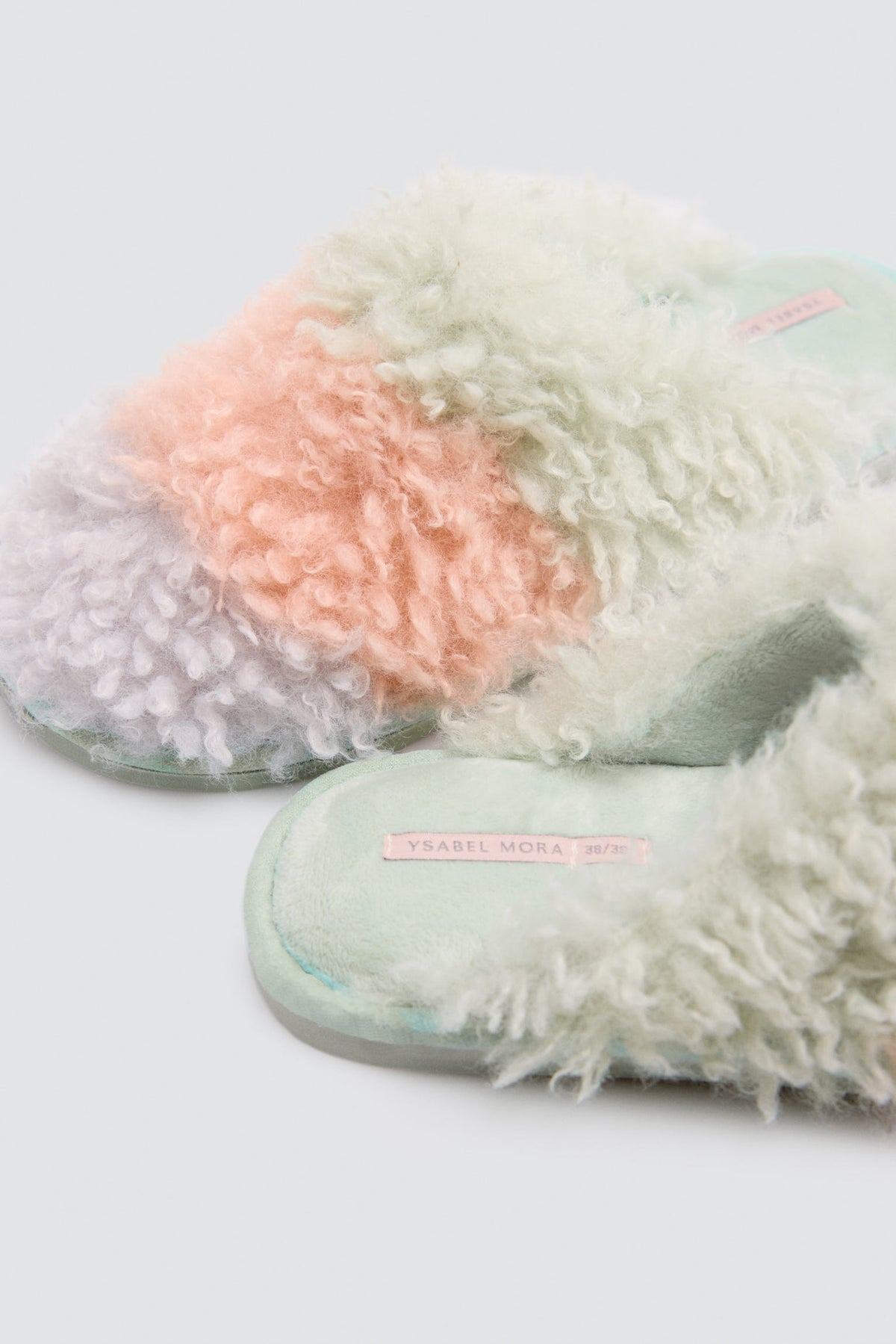 14197-zapatillas-de-casa-mujer-tipo-bota-de-pelo-con-estampado-de-cuadros