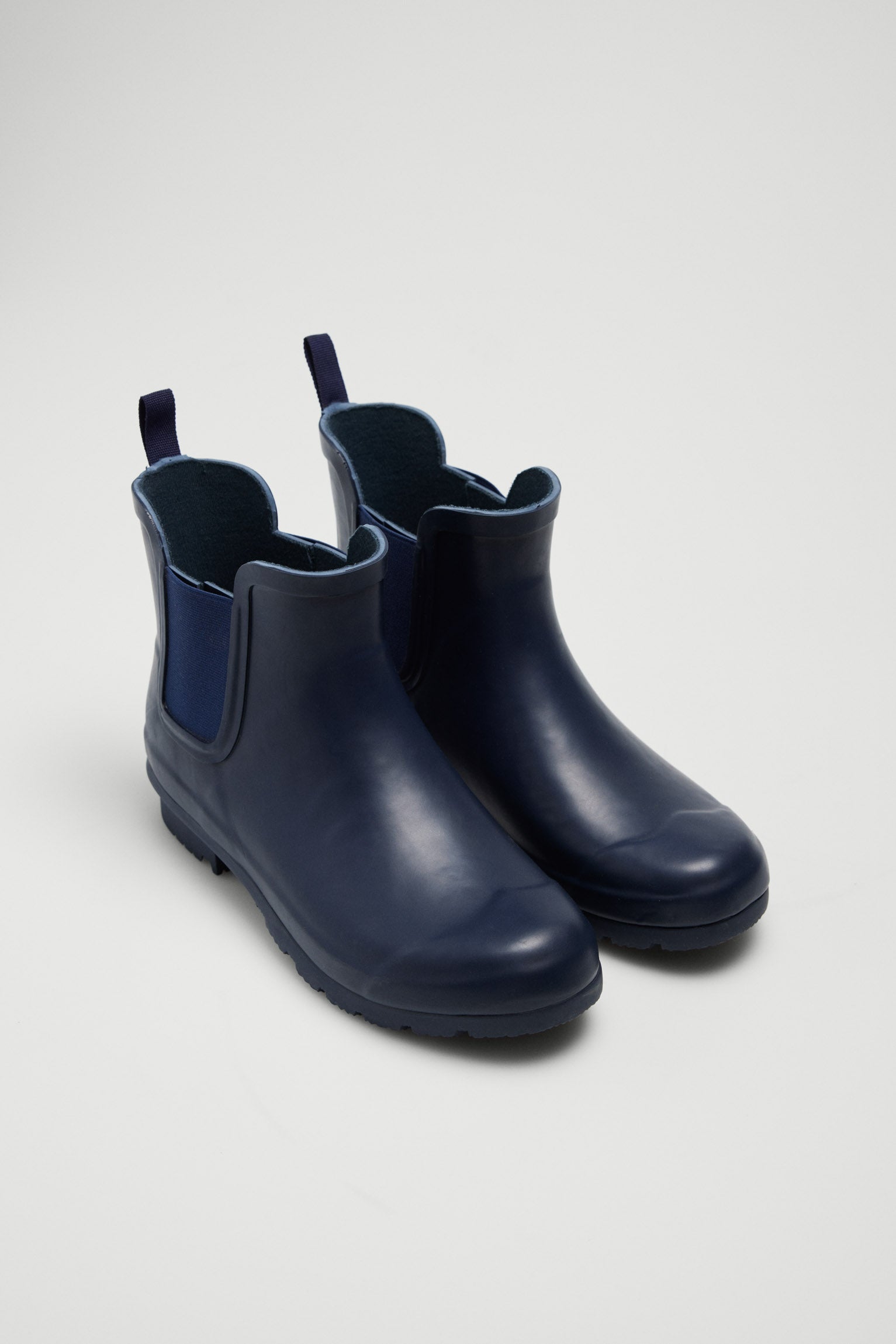 Low-cut marine water boots