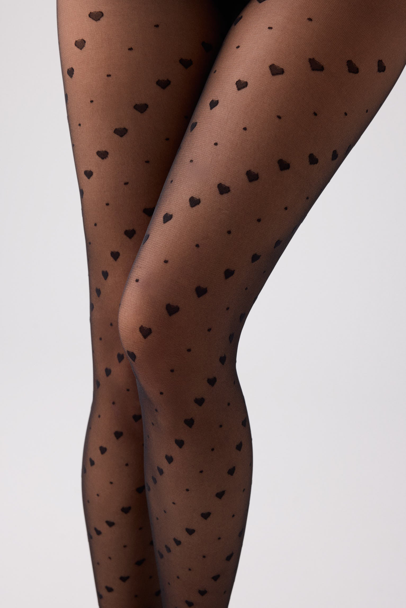 16644-NEGRO-panty-mujer-20-denier-estampado-puntos-y-corazones-negro