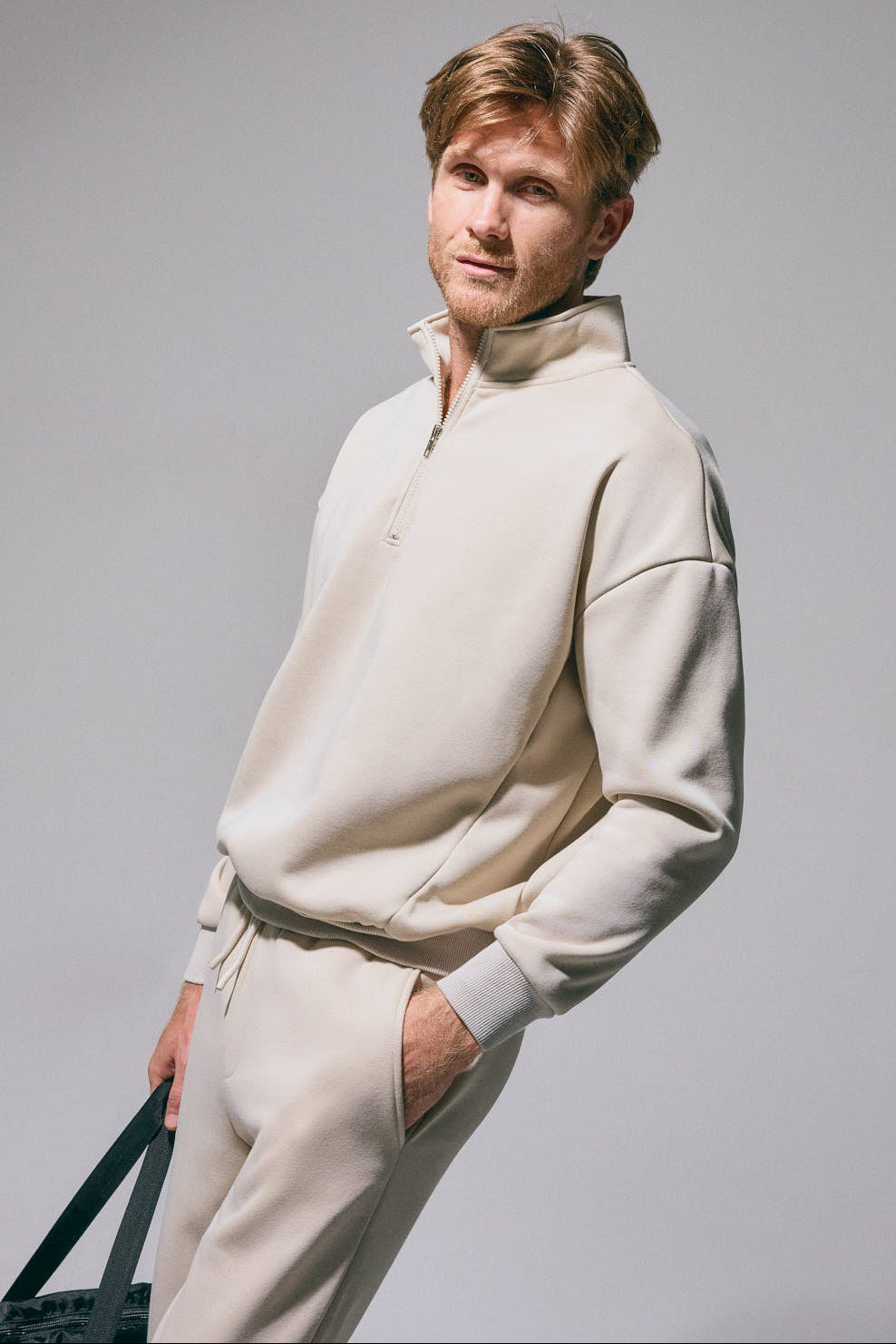 PREVENTA Pantalón deportivo hombre cargo afelpado con cintura ajustable beige