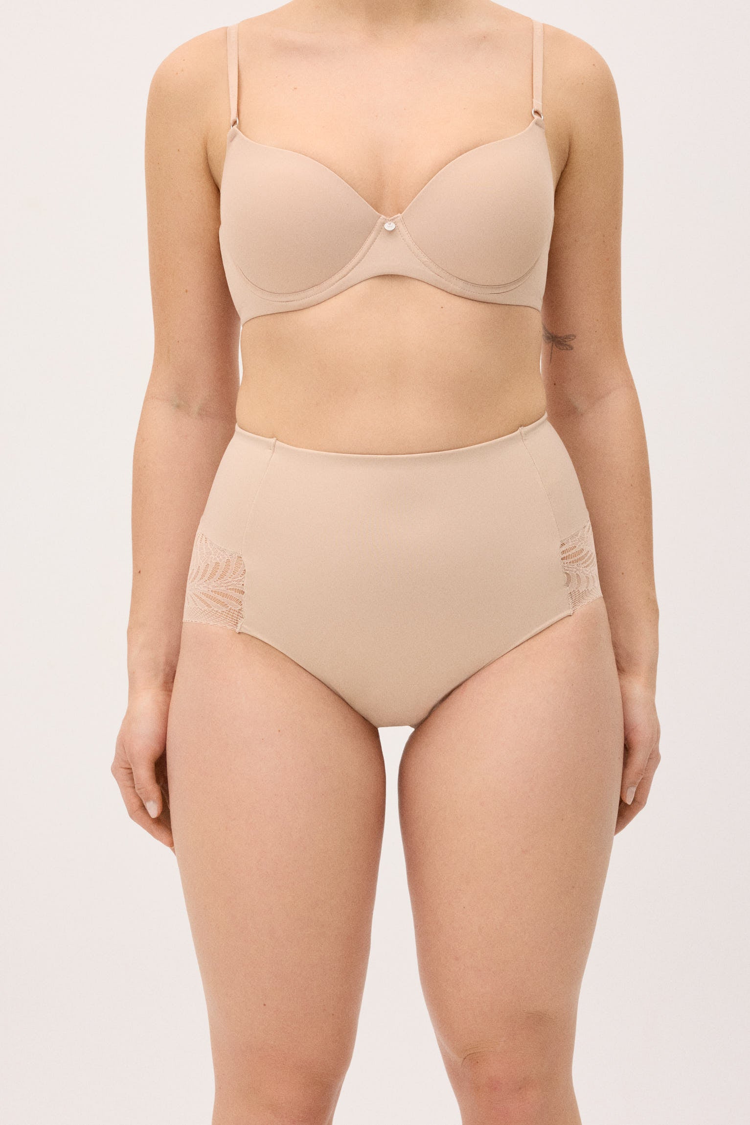 shapewear-fantasia-baga-reductora-compresion-media-encaje-nude-ysabel-mora