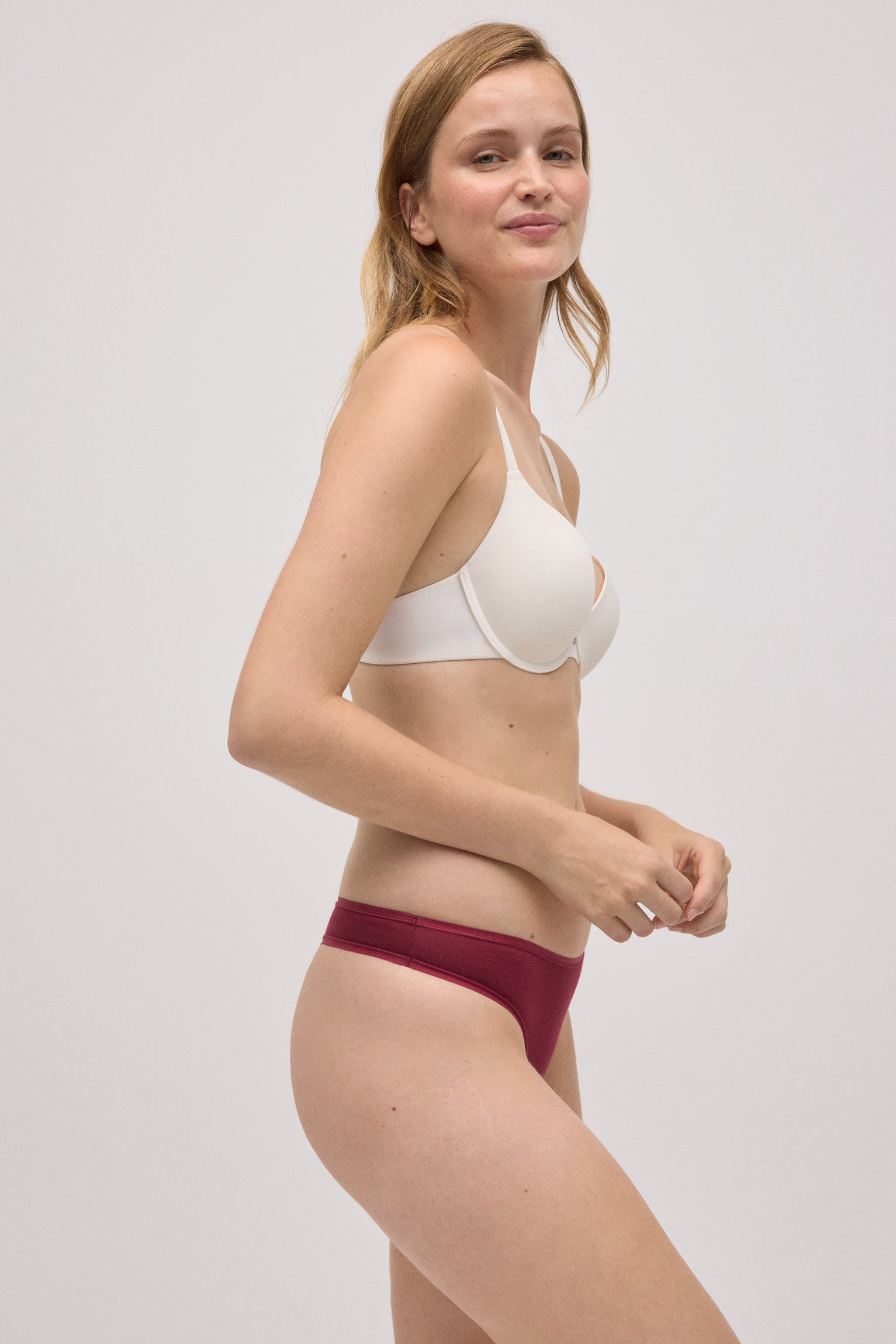 Pack of 4 basic cotton thongs