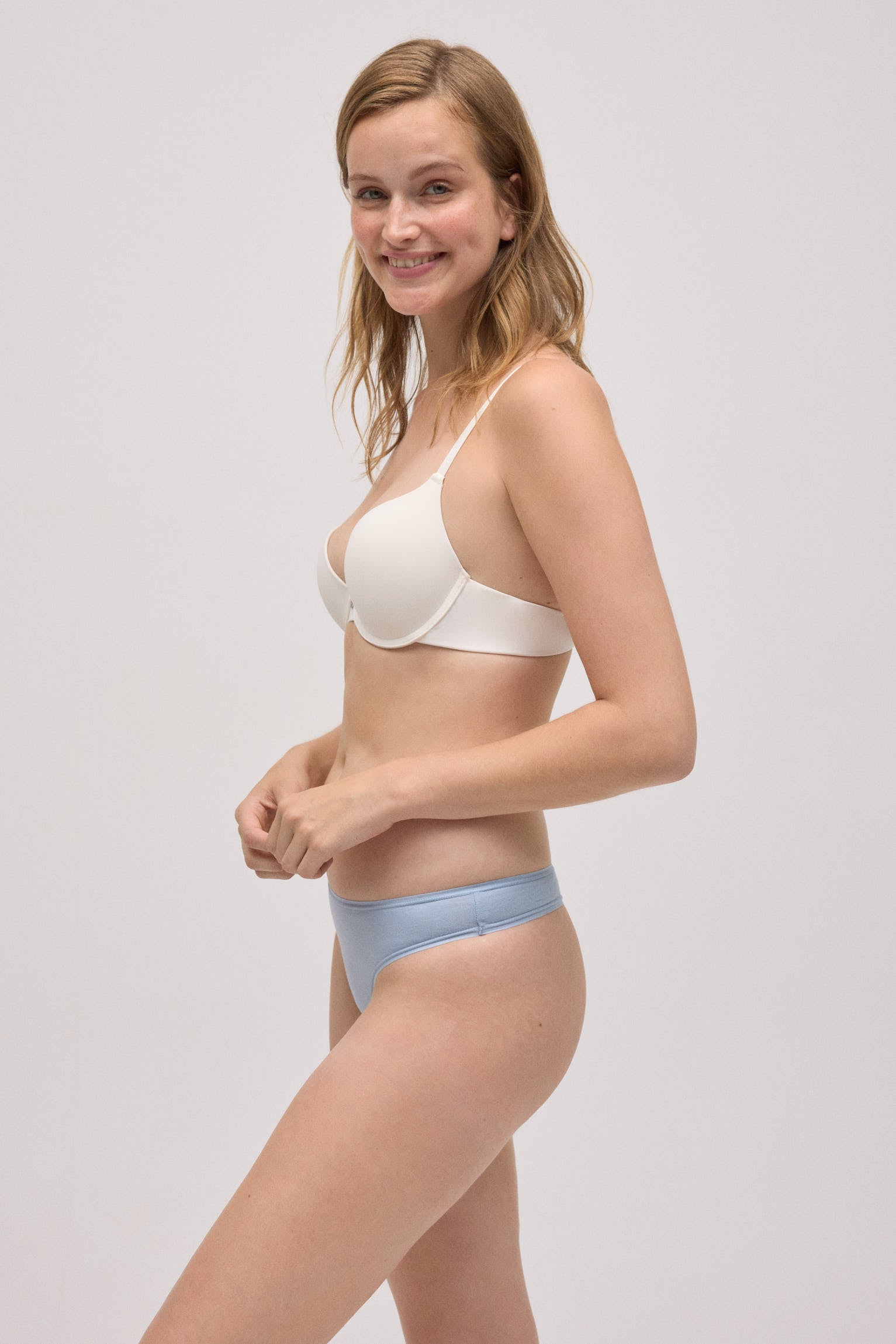 Pack of 4 basic cotton thongs