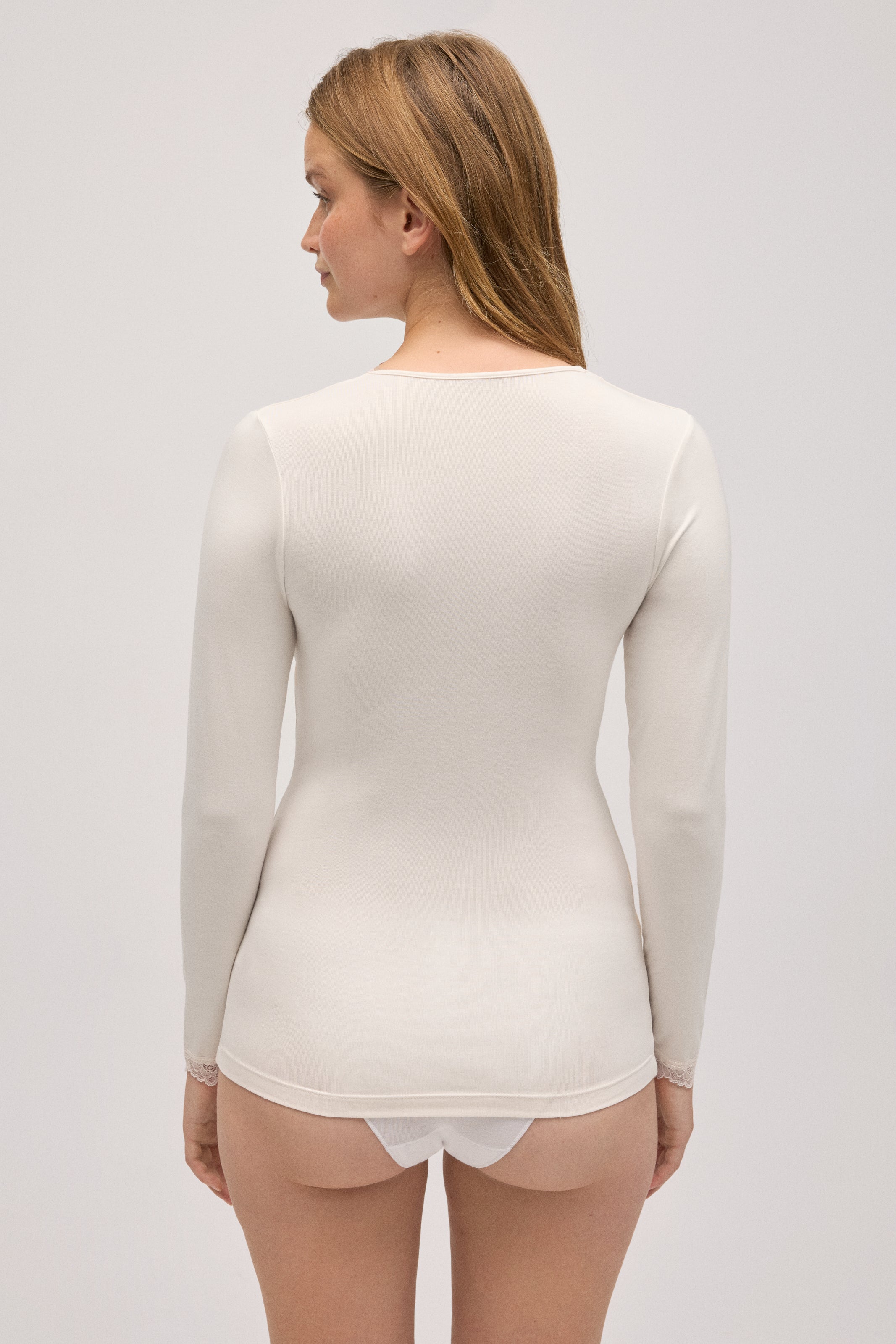 19458-2-camiseta-interior-mujer-manga-larga-bambu-transpirable-ysabel-mora-marfil