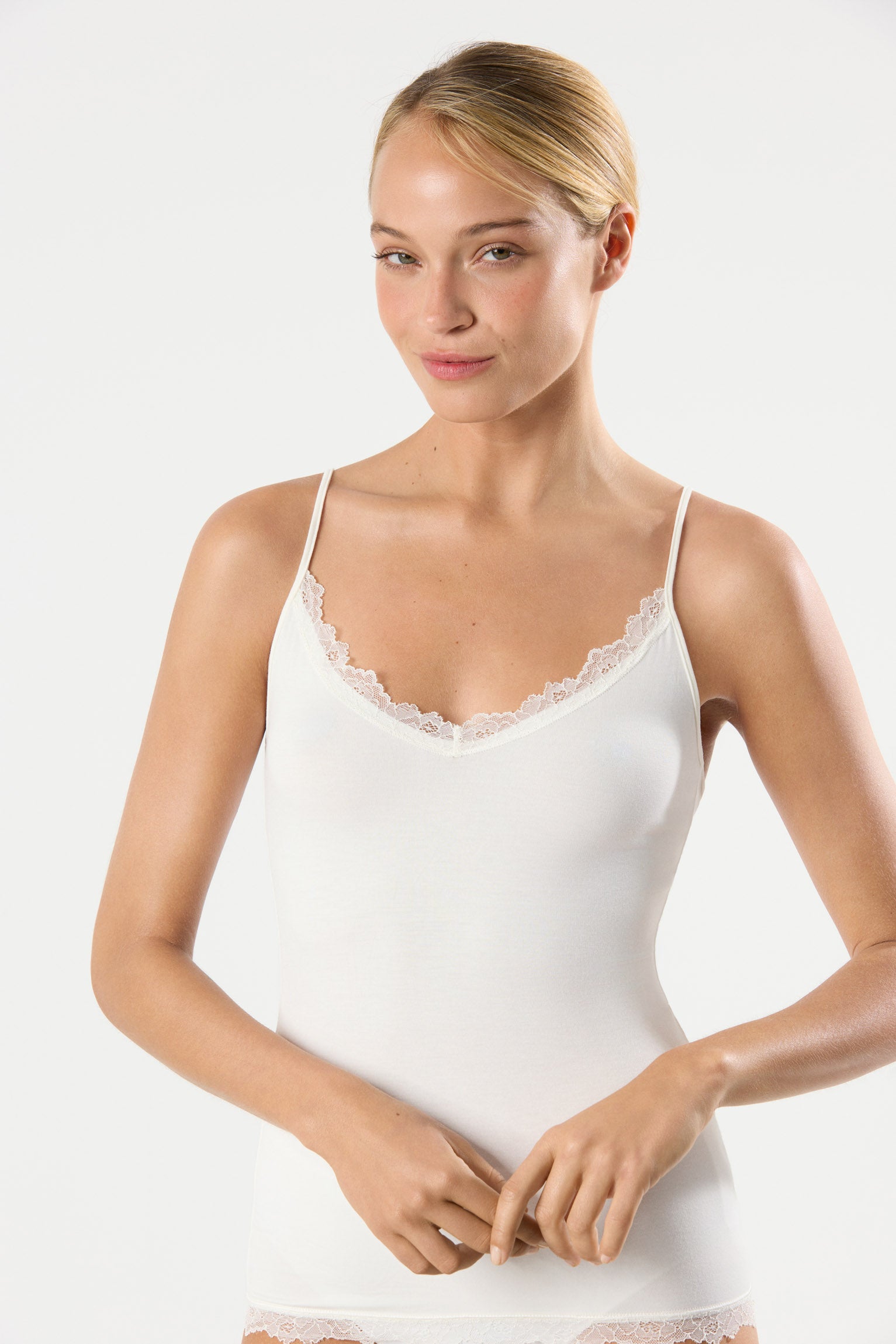 Camiseta interior tirantes bambú marfil