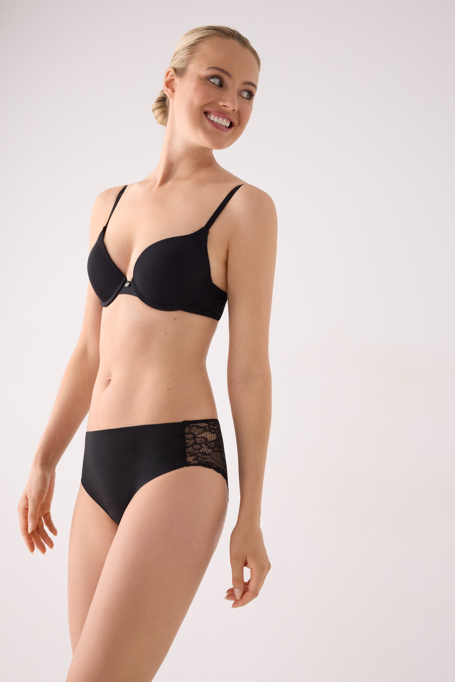 Braga midi algodón láser con encaje negro