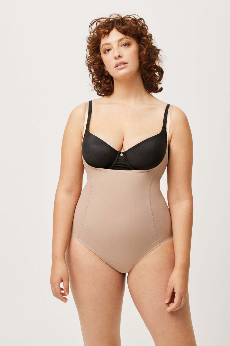 Consigue el tipómetro definitivo: el body reductor que triunfa con vestidos de Stradivarius y Pull&Bear 5 Moncloa Comodidad y funcionalidad: solución para ir al baño