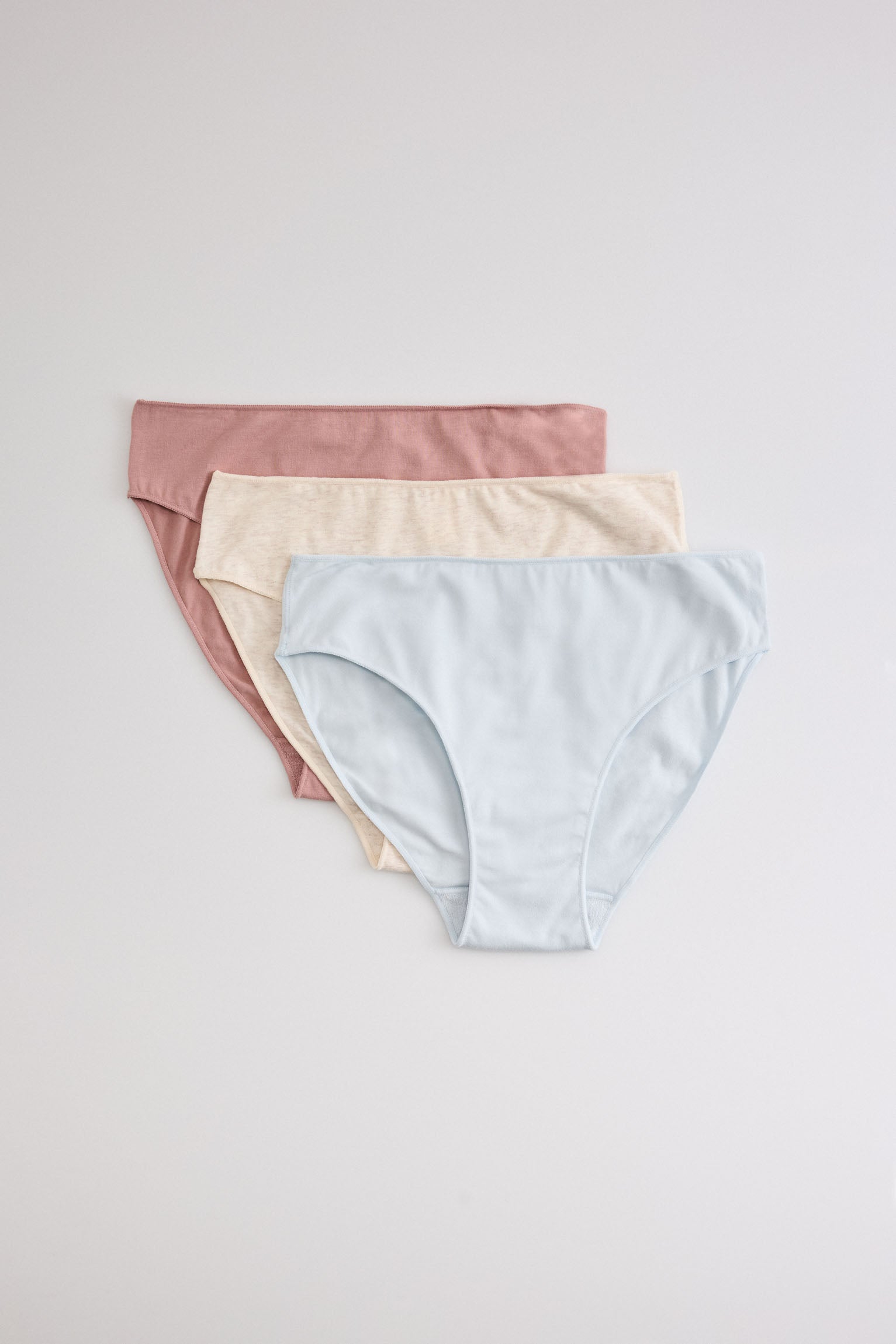 Pack of 3 basic midi panties in soft colors