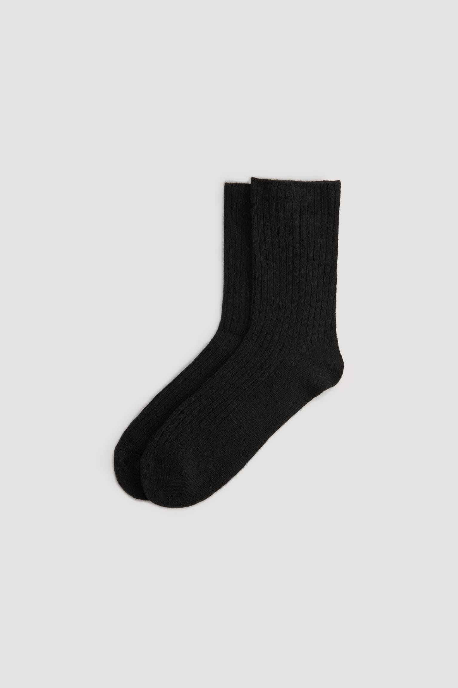 Black cuffless wool socks