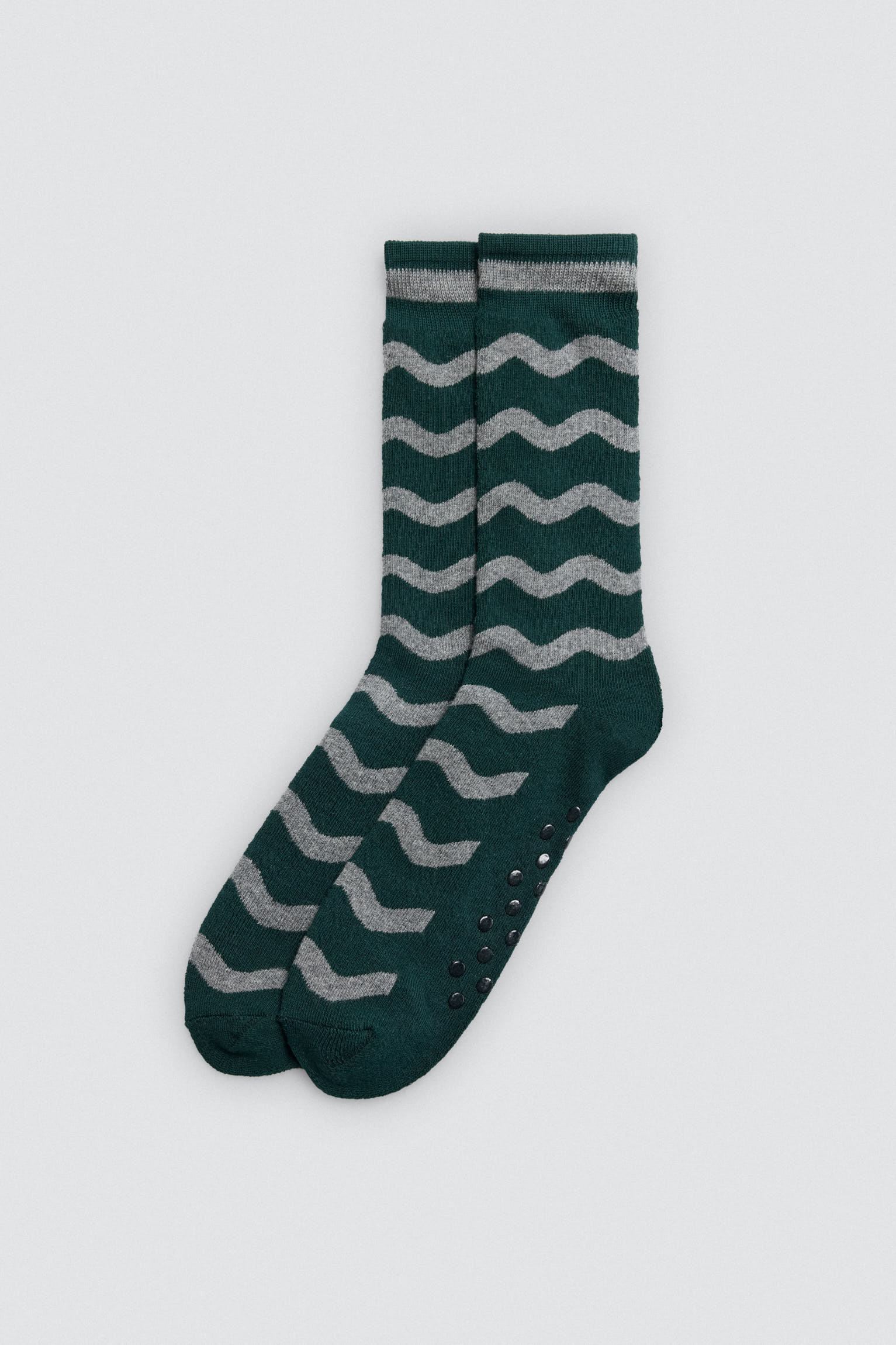 22954-4-pack-3-calcetines-altos-termicos-antideslizantes-sin-puno-estampados