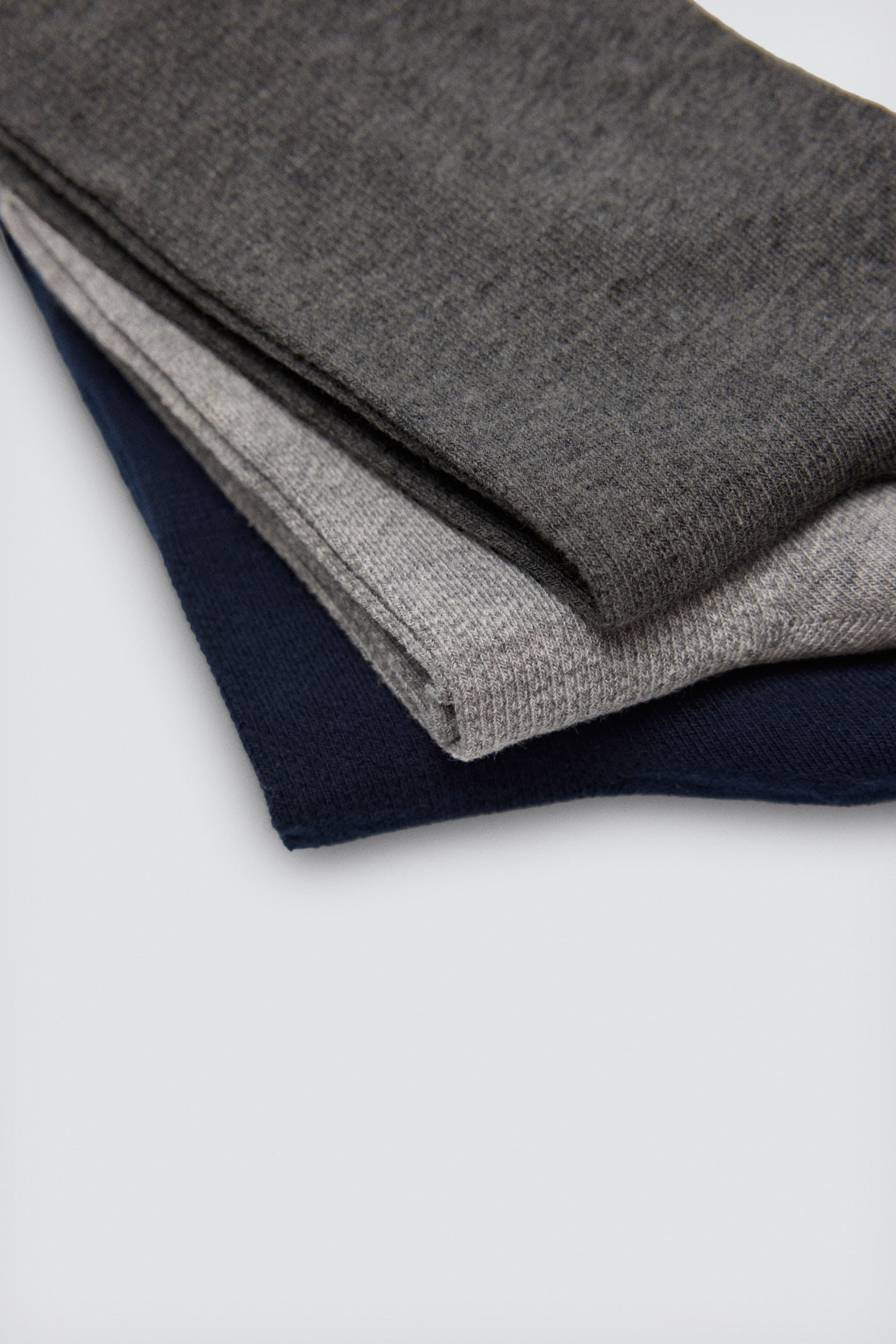 Pack 3 calcetines altos básicos lisos multicolor