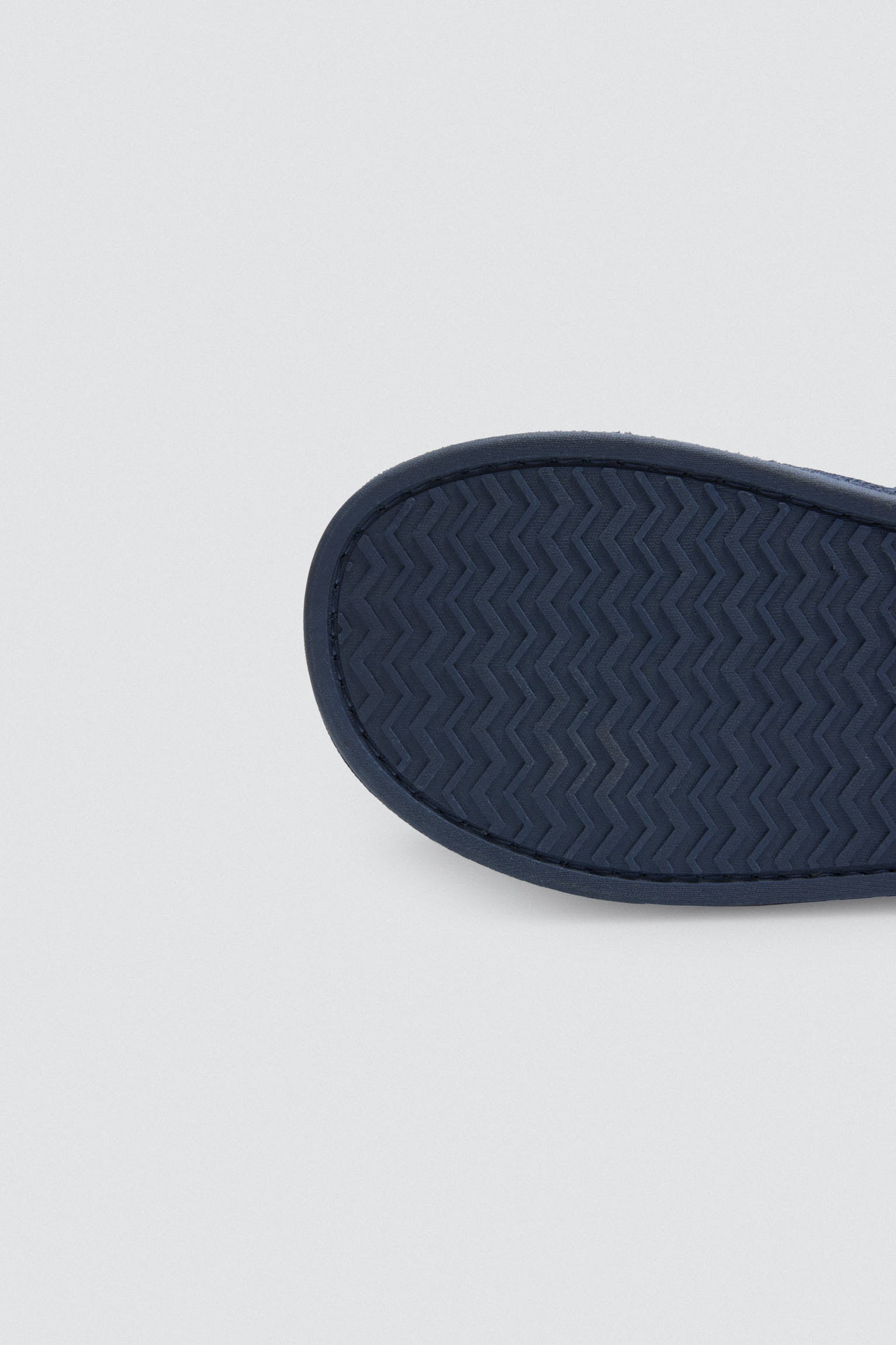 24076-5-zapatillas-de-casa-cerradas-con-pelo-marino