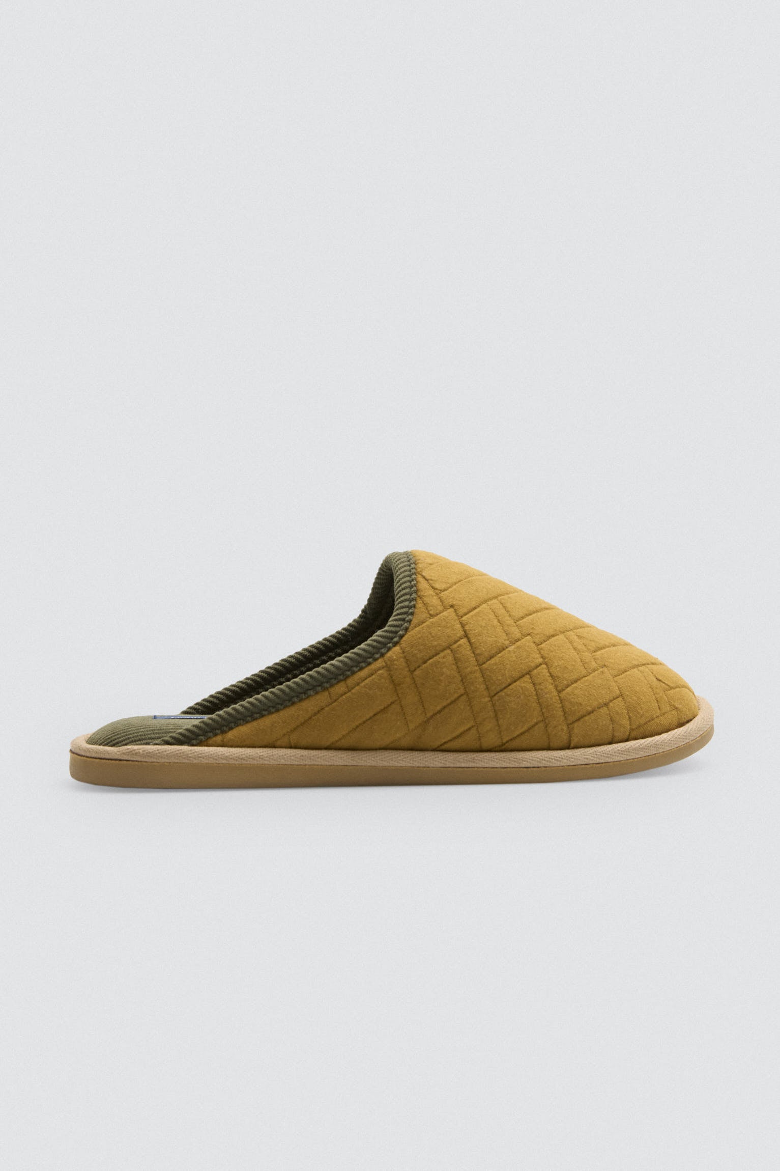 24081-1-zapatillas-pelo-estampado-etnico-camel