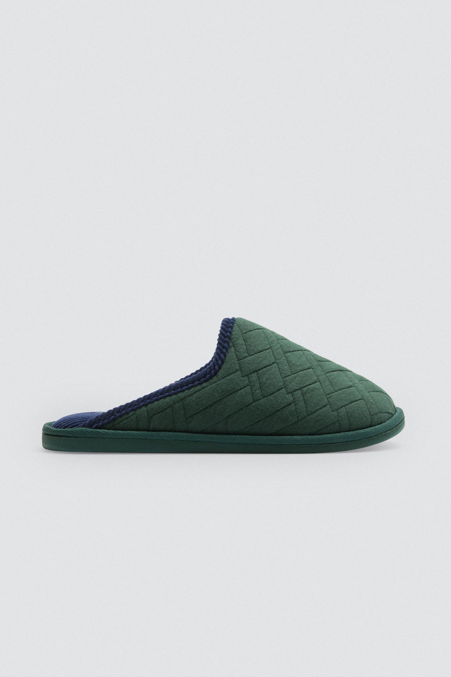 24081-1-zapatillas-pelo-estampado-etnico-verde
