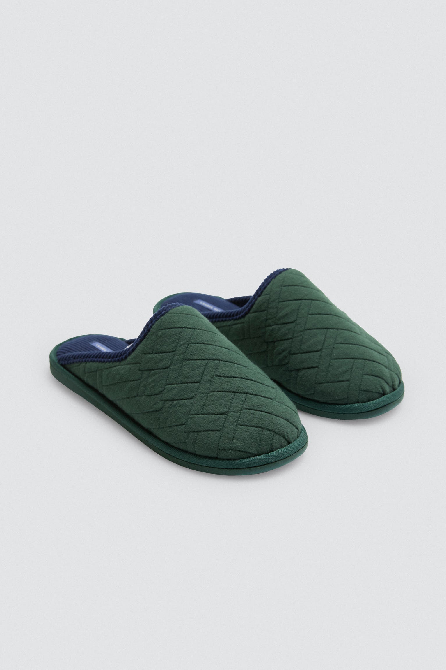 24081-2-zapatillas-pelo-estampado-etnico-verde