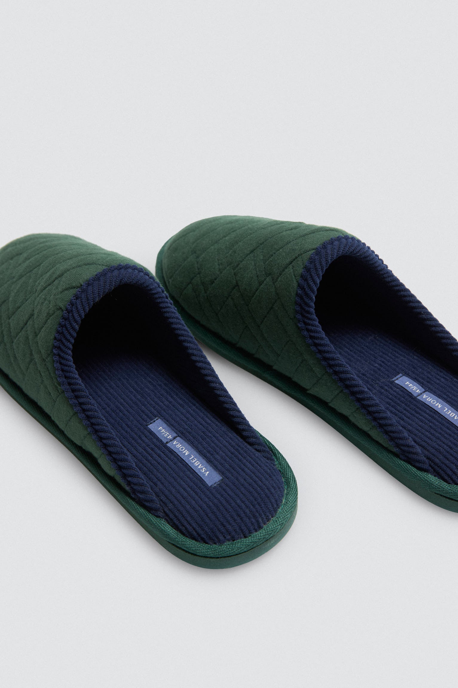 24081-4-zapatillas-pelo-estampado-etnico-verde