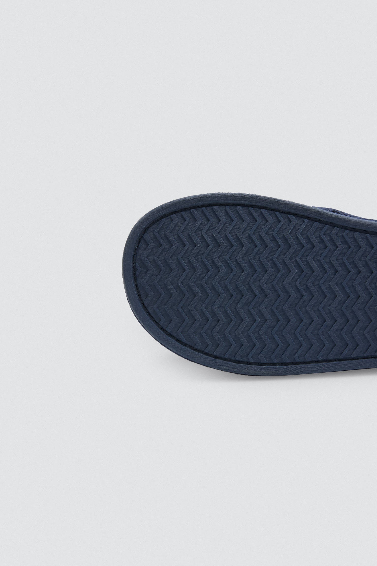 24089-5-zapatillas-basicas-con-pelo-marino