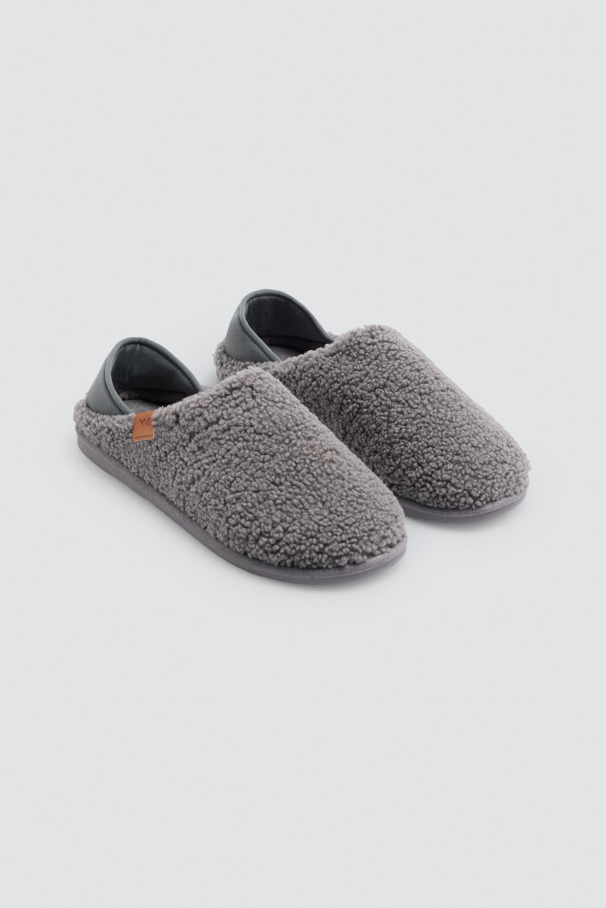 Zapatillas de casa cerradas de borreguito
