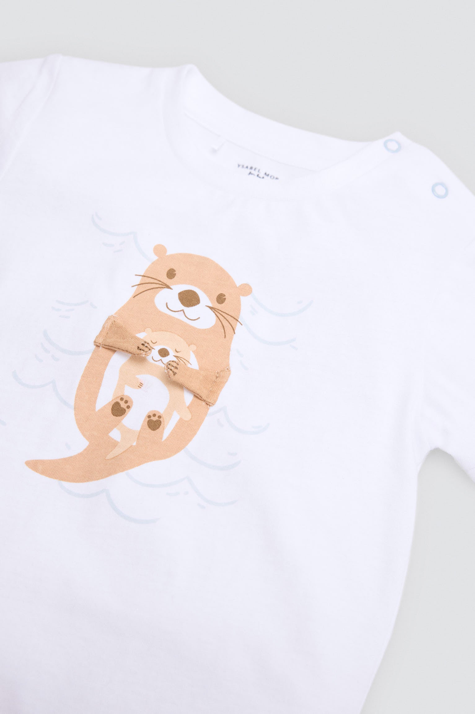 Conjunto bebé 3 piezas estampado nutria - Ysabel Mora