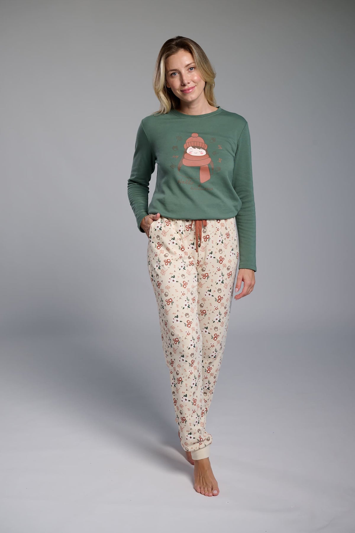 26233-pijama-largo-afelpado-mujer-estampado-otono-calido