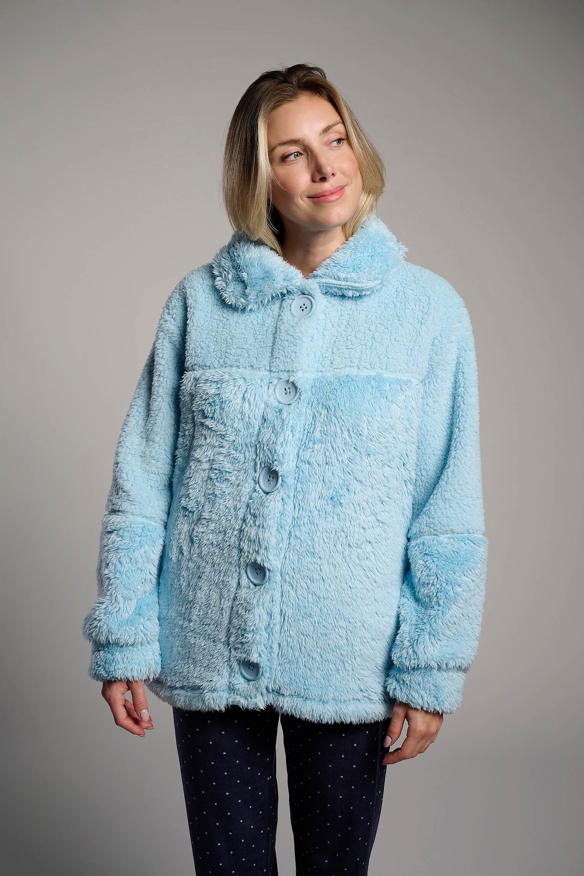 Bata corta polar de borreguito azul para mujer con botones, ropa de casa cálida para otoño e invierno.
