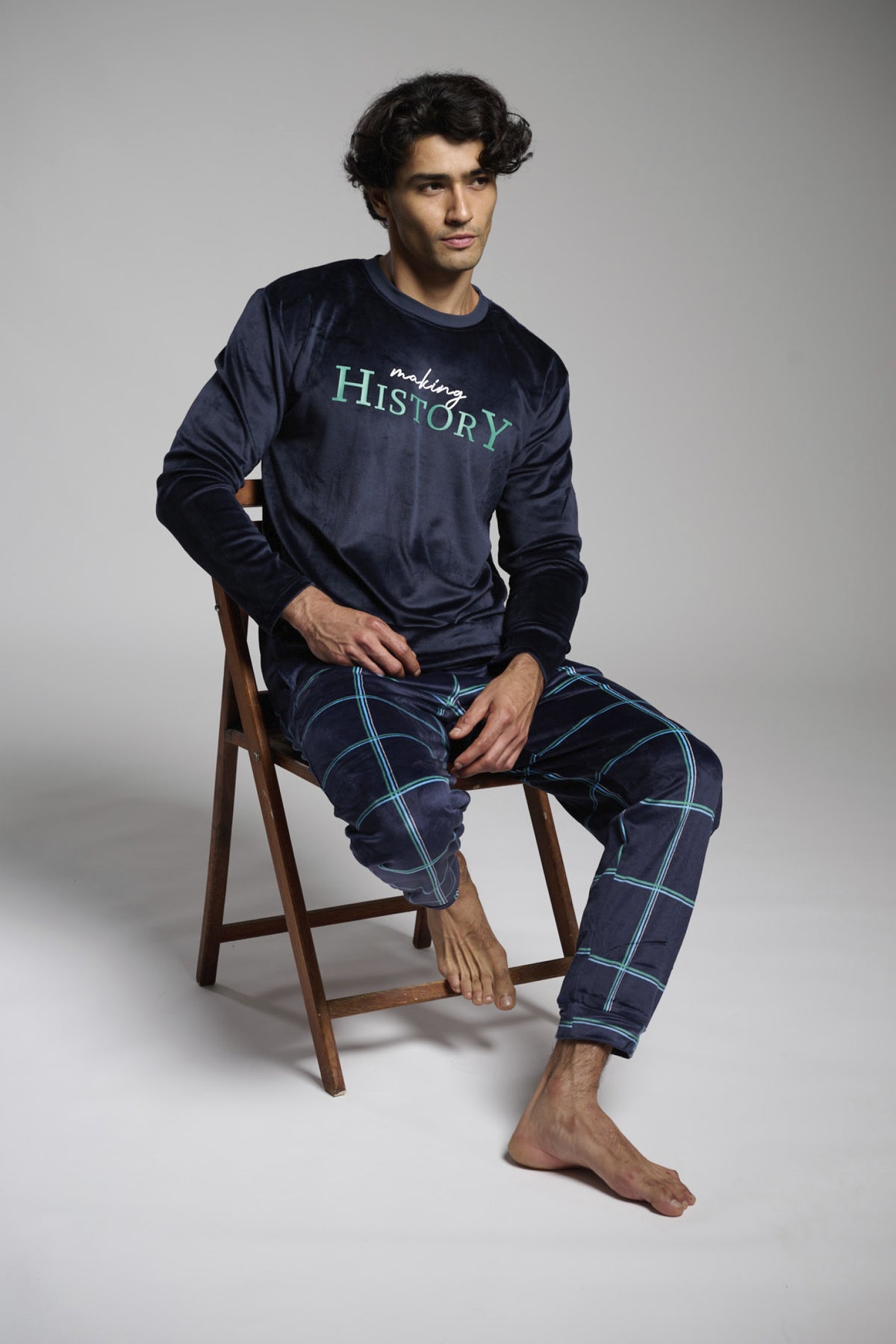 Pijama largo hombre terciopelo estampado cuadros making History