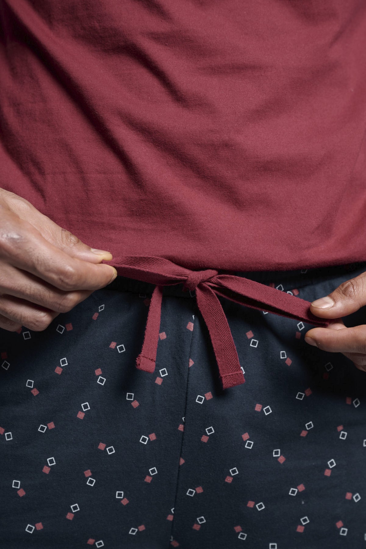 Pijama largo hombre algodón detalle bolsillo estampado