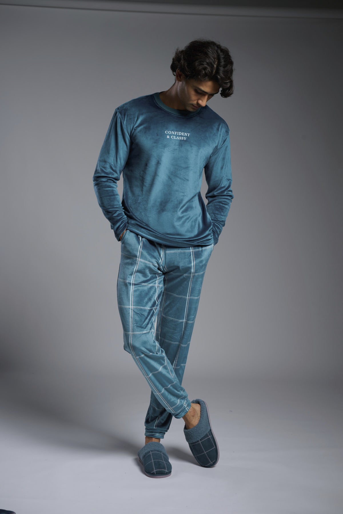 Pijama largo hombre terciopelo estampado cuadros Confident & Classy