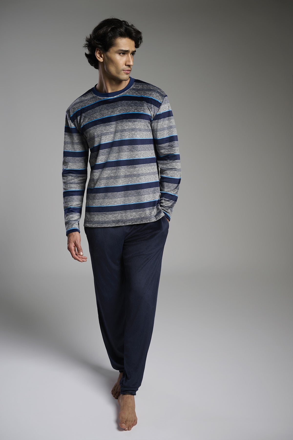 Pijama largo hombre terciopelo estampado rayas
