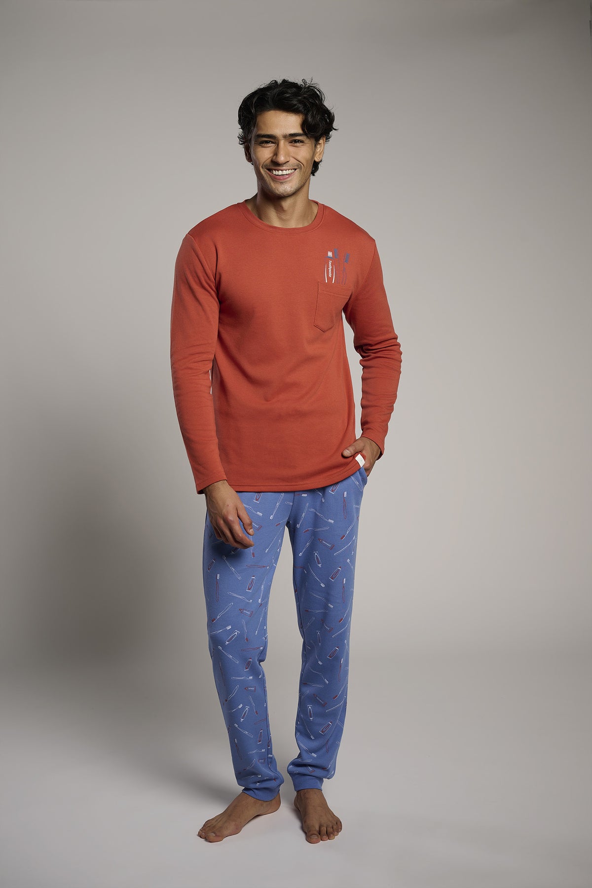 Pijama largo hombre afelpado estampado cubiertos