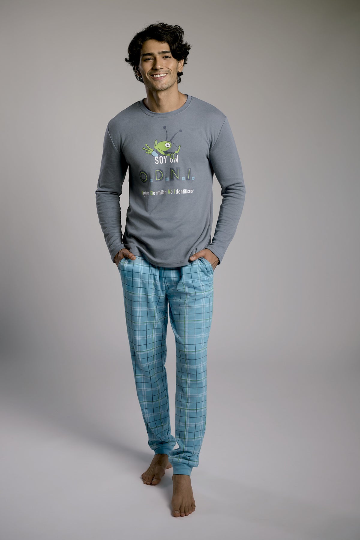 Pijama largo de hombre afelpado estampado marciano ODNI
