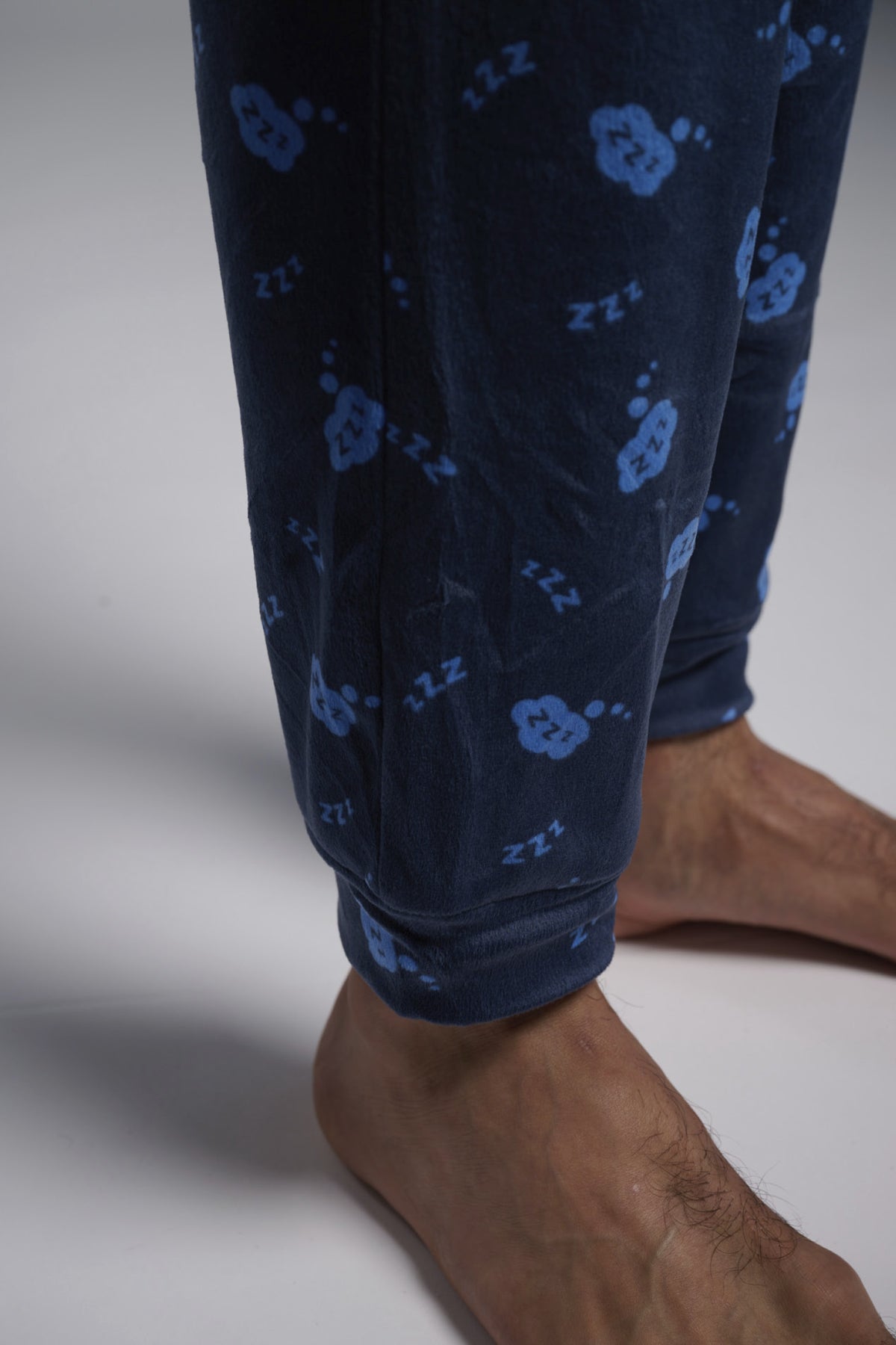 Pijama largo hombre terciopelo estampado Wake Up Dormilón