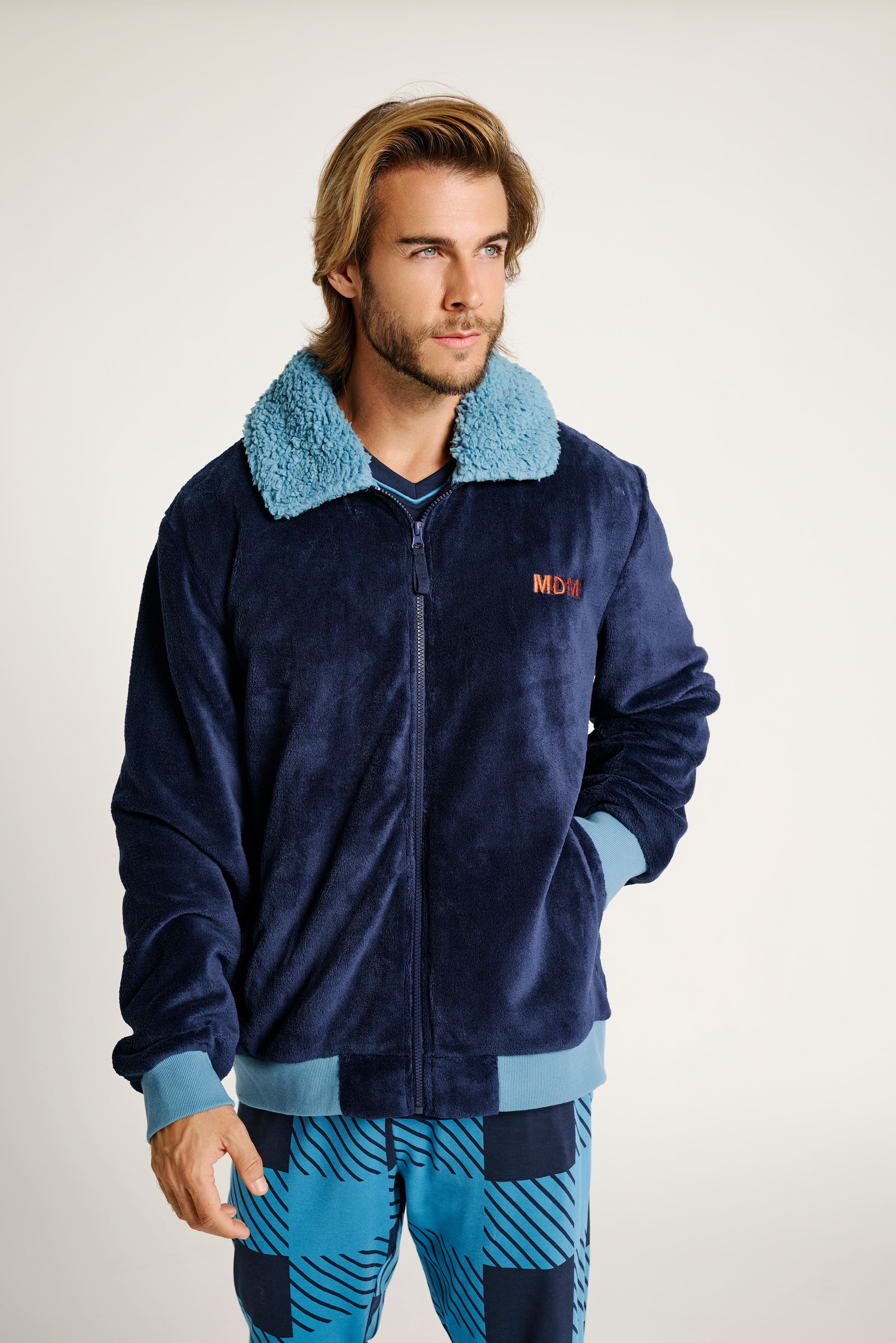 Bata corta hombre cremallera estilo chaqueta | MUYDEMI