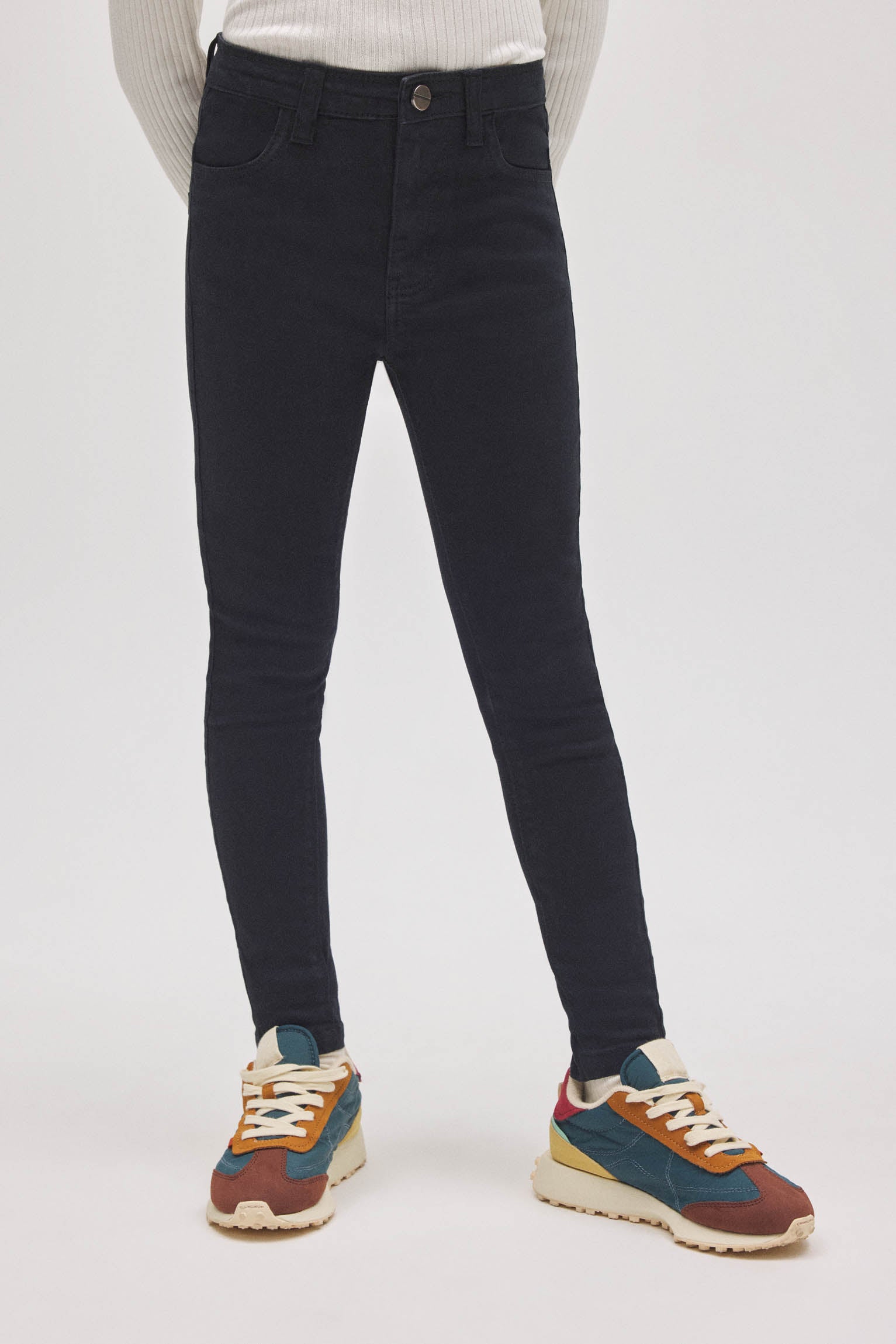 33254-2-pantalones-nina-vaqueros-anchos-negro-ysabel-mora
