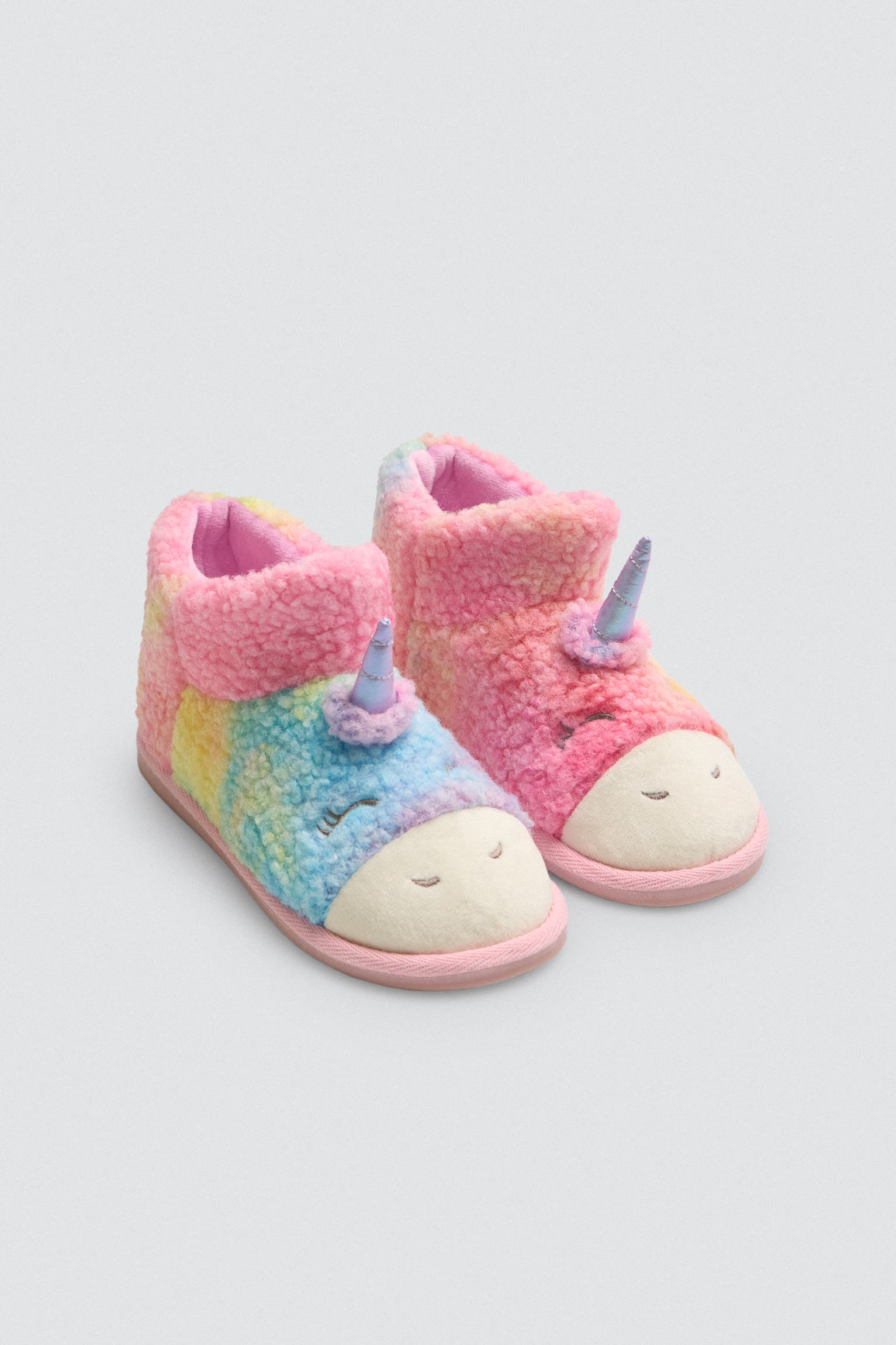 34040-2-zapatillas-de-casa-infantil-unicornio-detalles-3d
