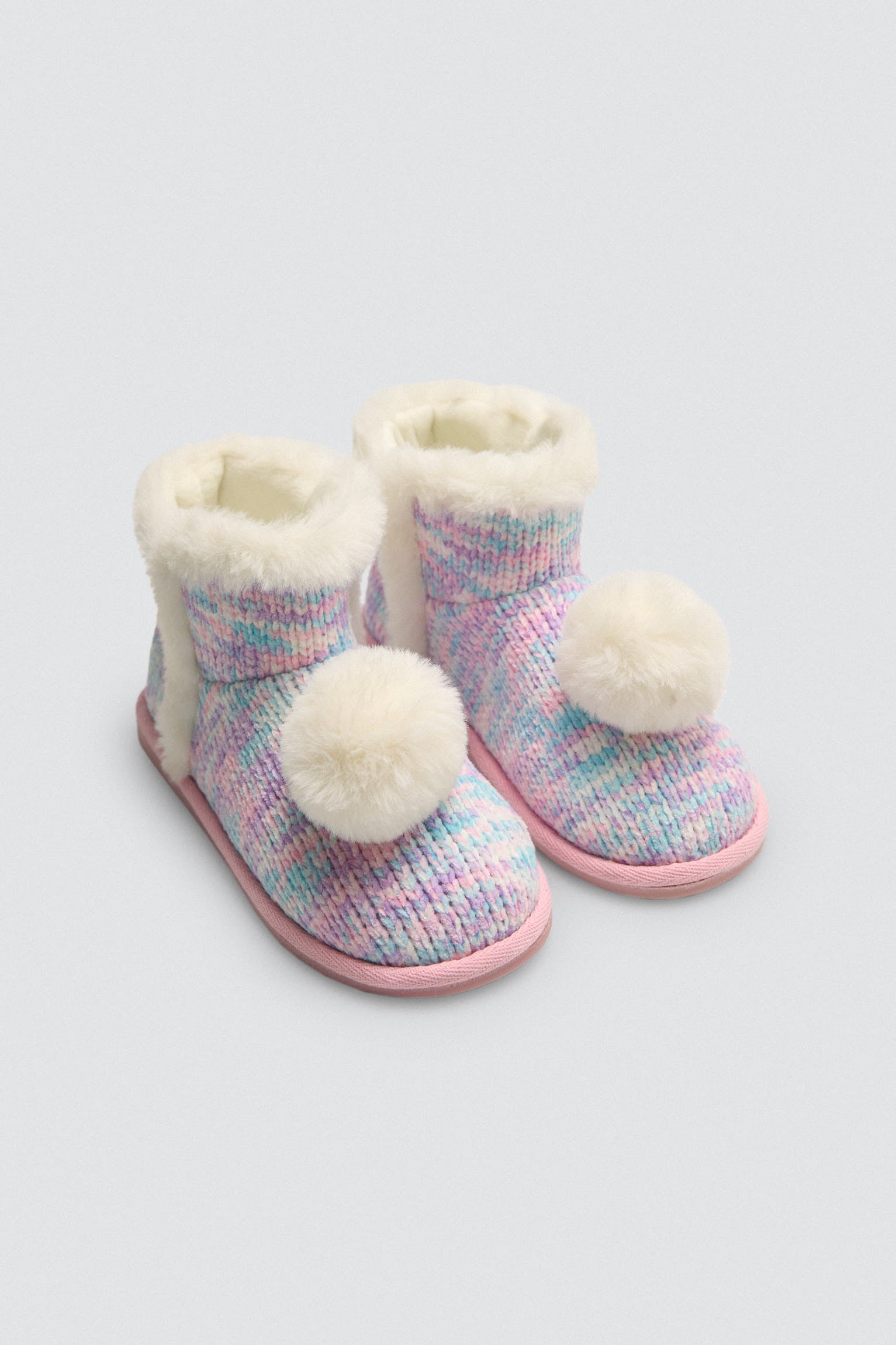 34041-2-zapatillas-de-casa-infantil-detalles-pelo-y-pompon