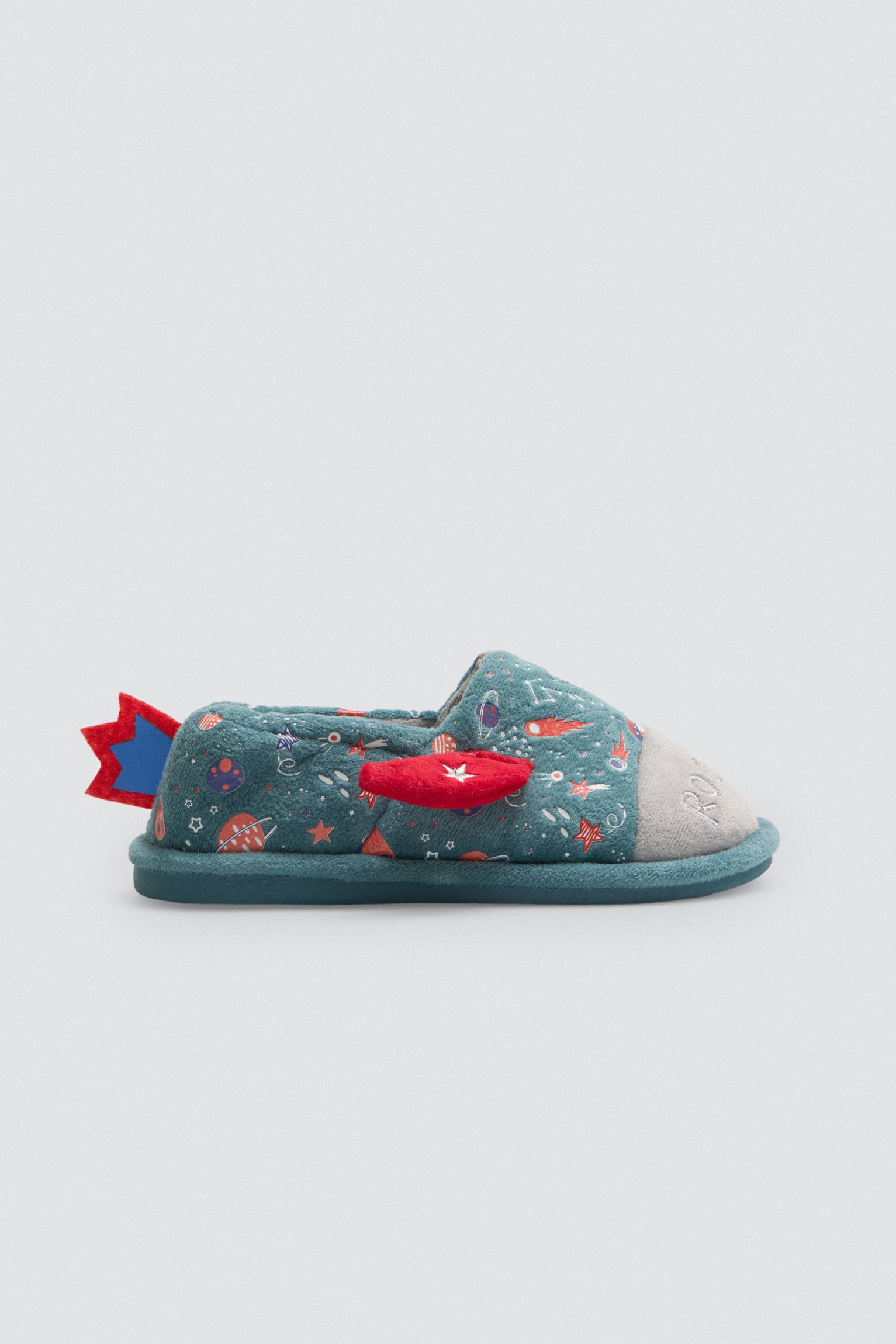 44043-1-zapatillas-de-casa-infantiles-cohete-3d-con-detalles-espaciales