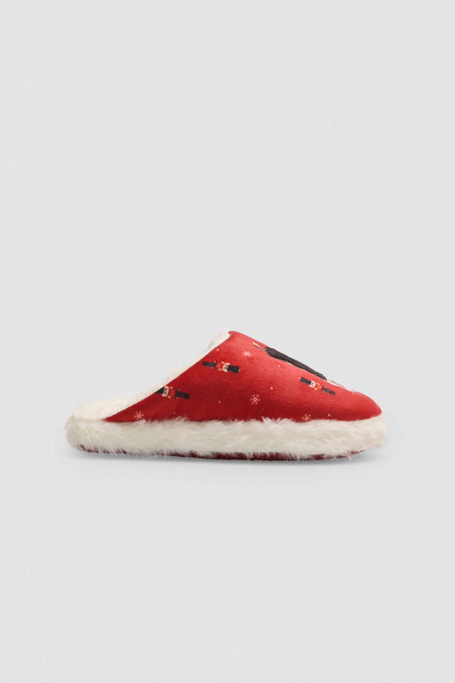 44051-1-zapatillas-casa-infantiles-navidad-cascanueces-ysabel-mora