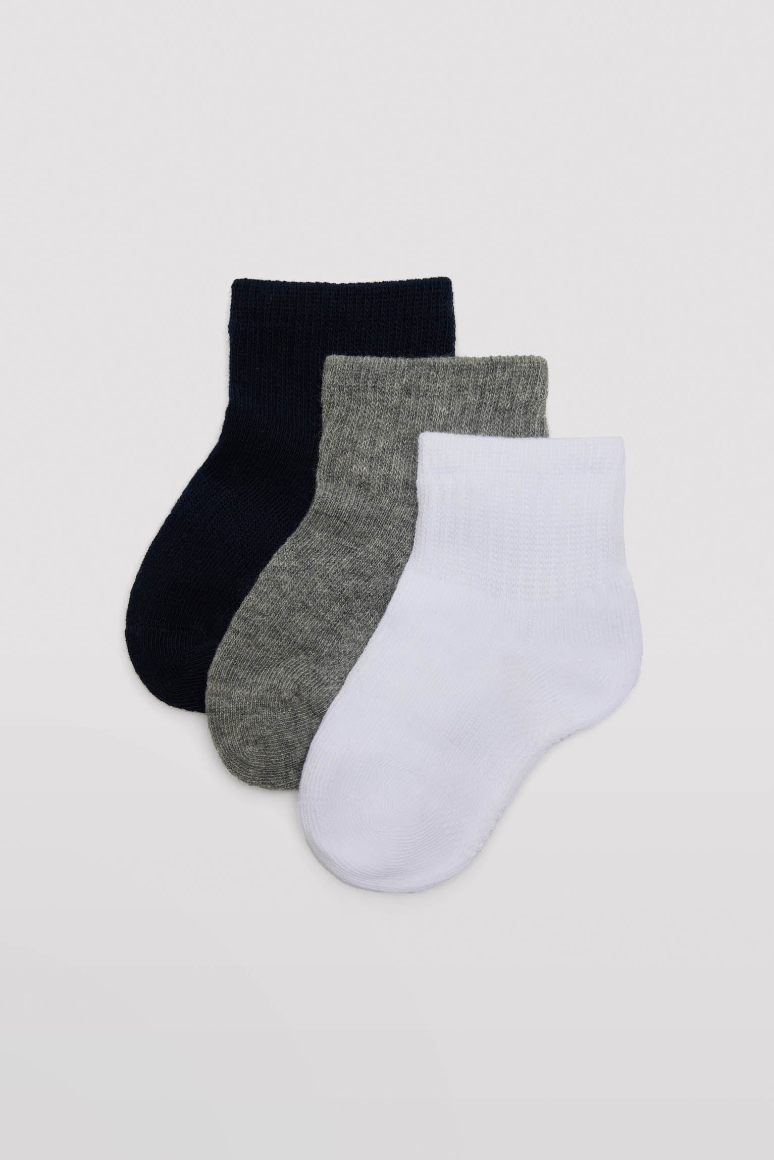 Pack of 3 breathable baby socks in sport style colors