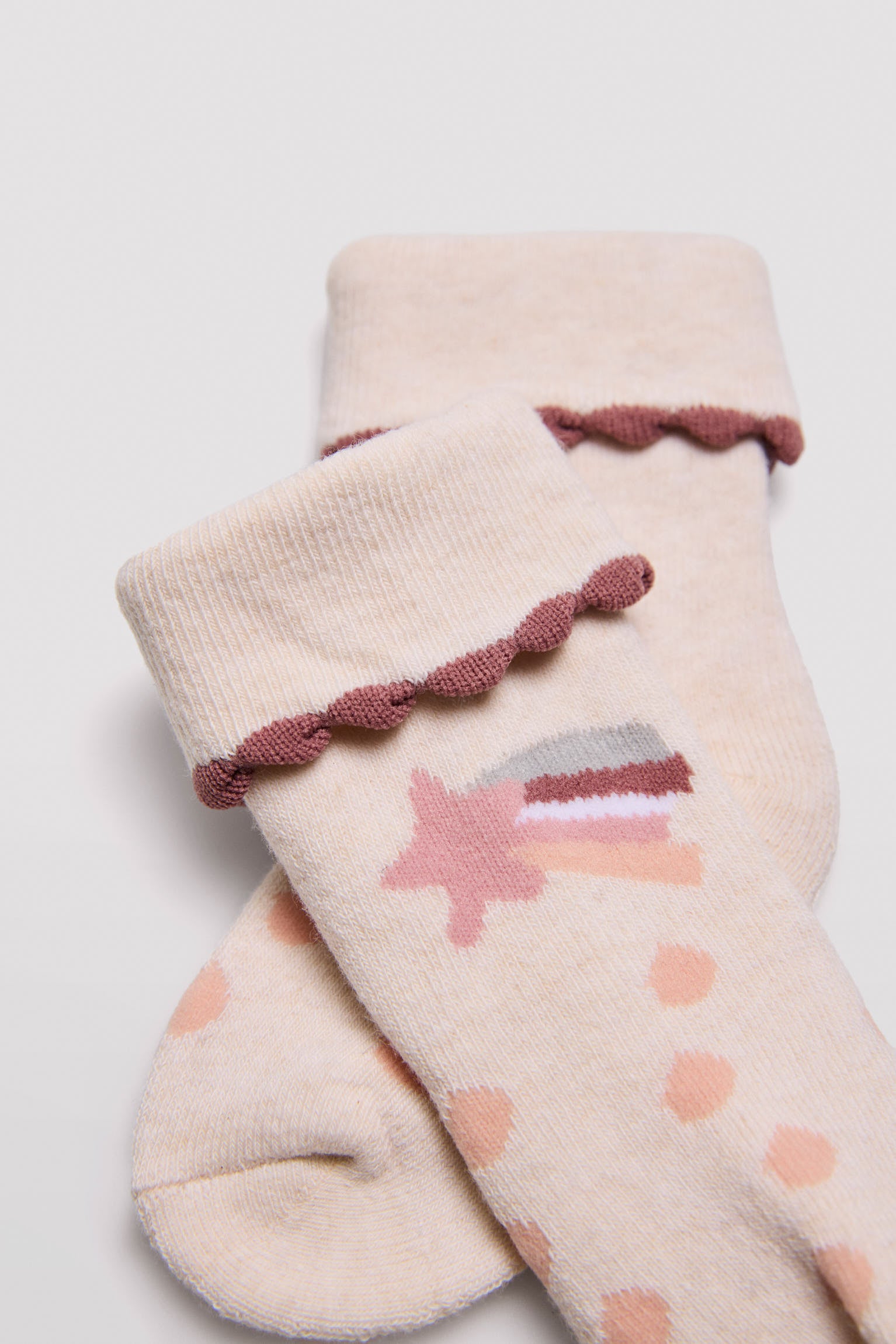 52840KIT-6-calcetines-bordes-bebe-ysabel-mora-multicolor