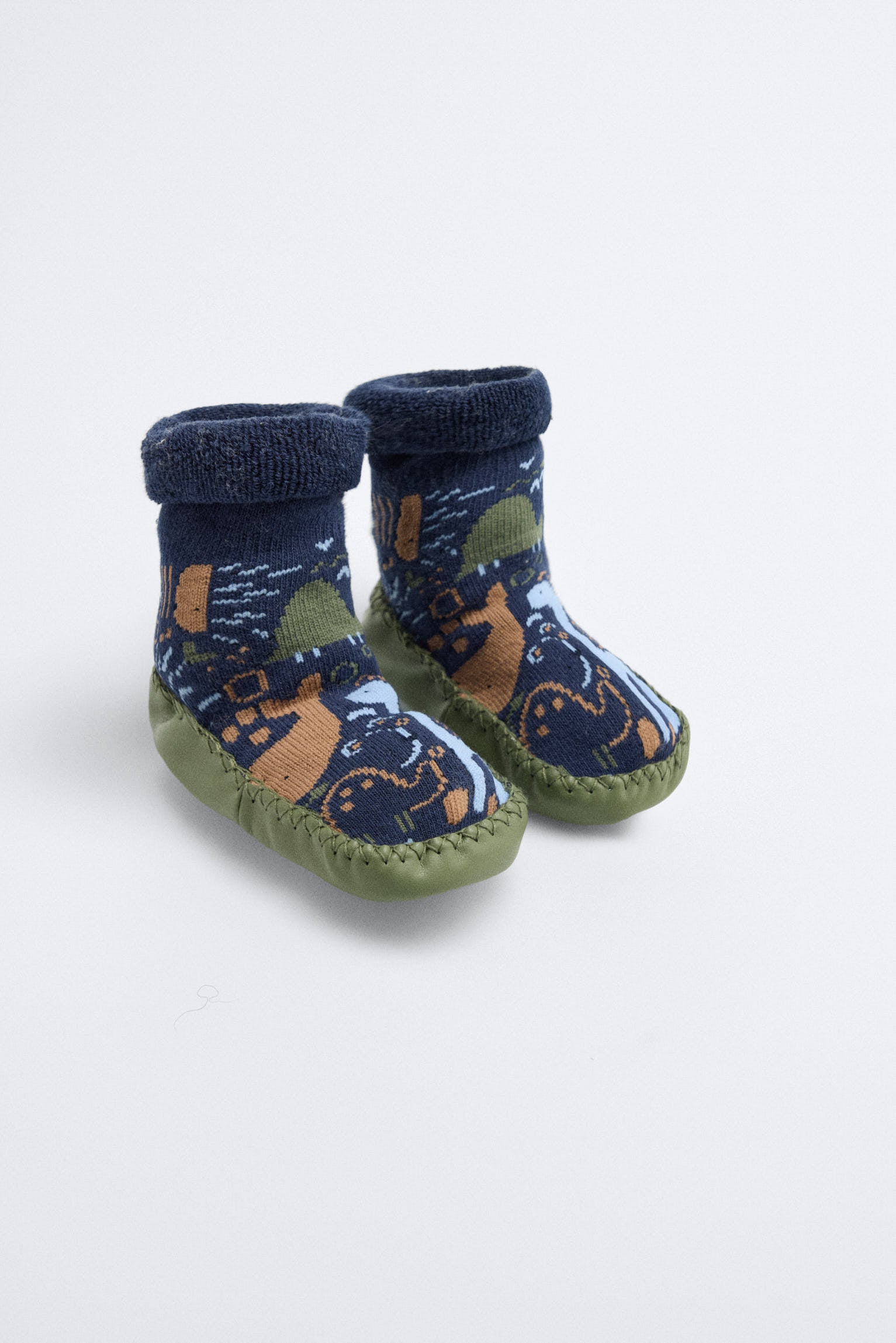 52880-5-calcetin-zapatilla-casa-termico-bebe-ysabel-mora