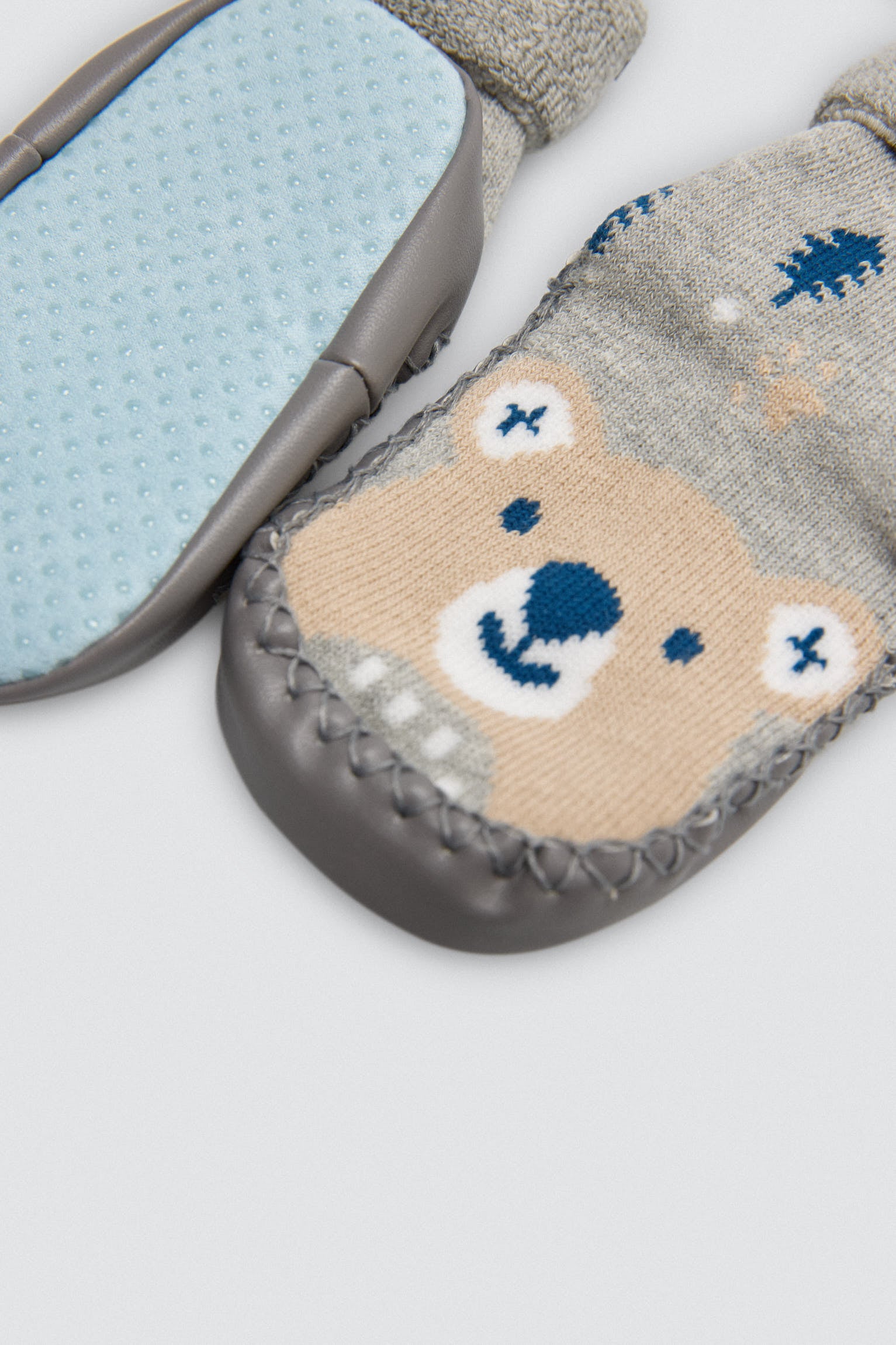 52883-2-calcetin-zapatilla-casa-termico-bebe-ysabel-mora